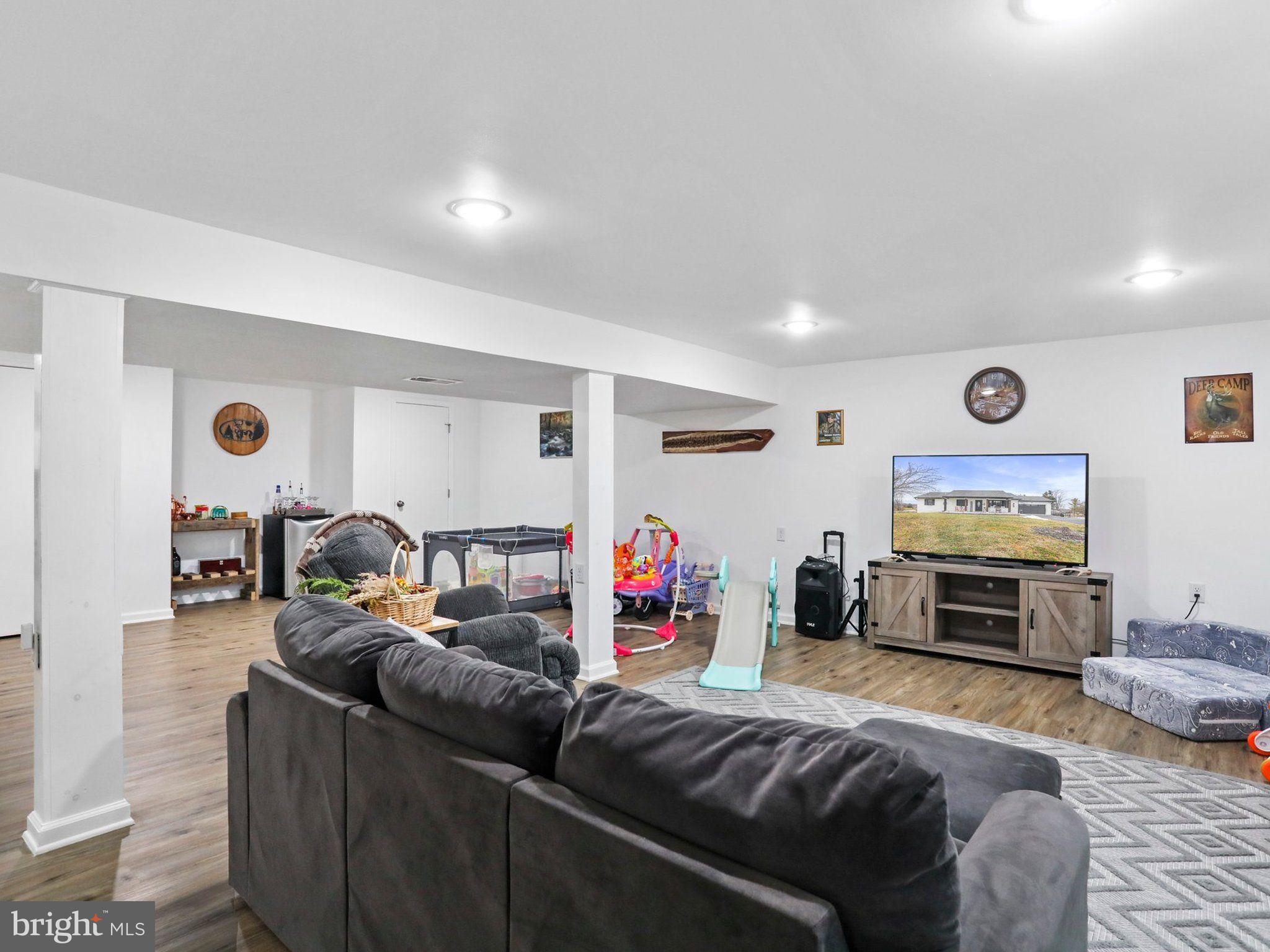 SKY-LIN PARK - Residential