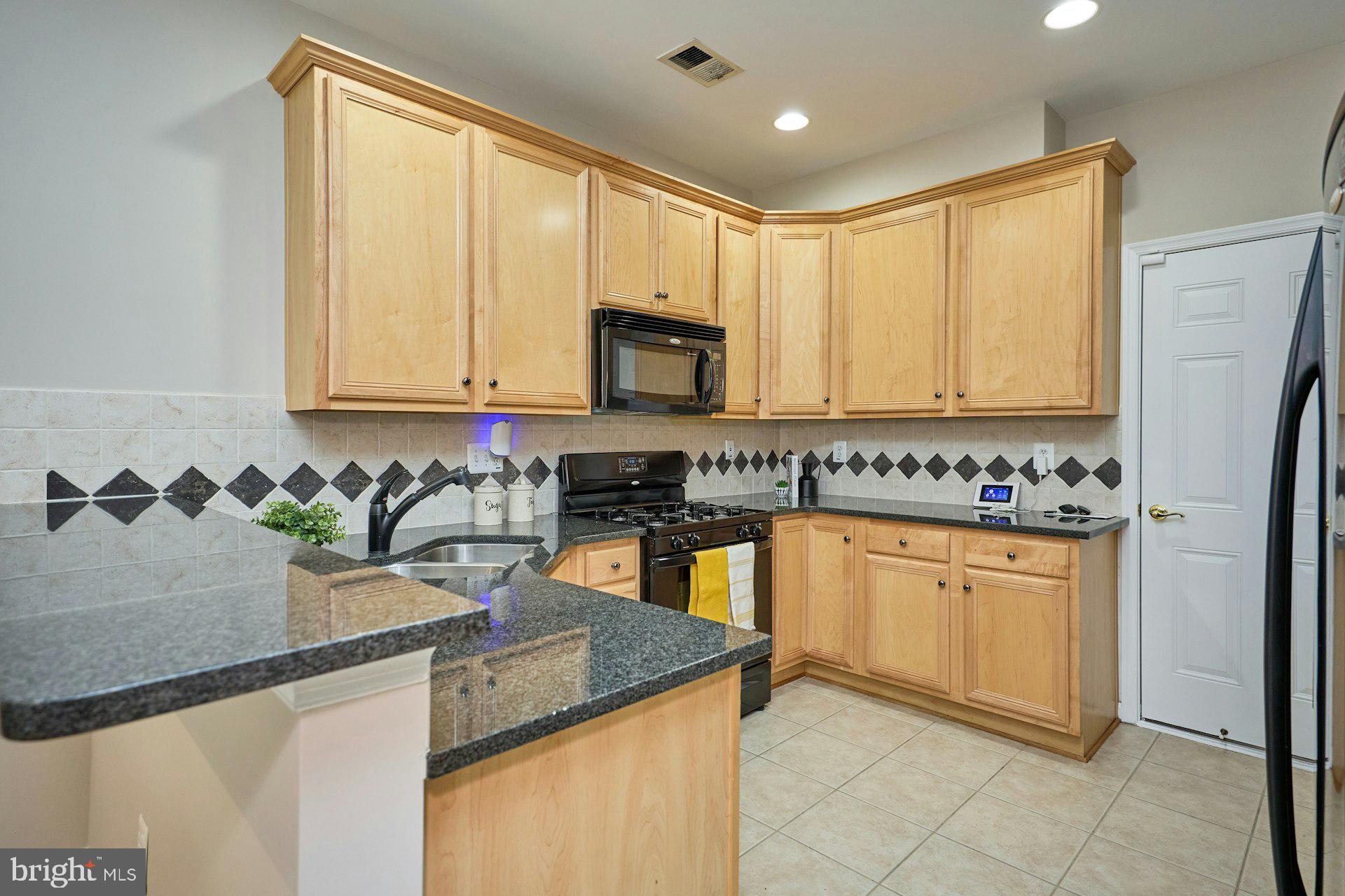 THE TOWNES AT VILLAGE PLACE - Residential