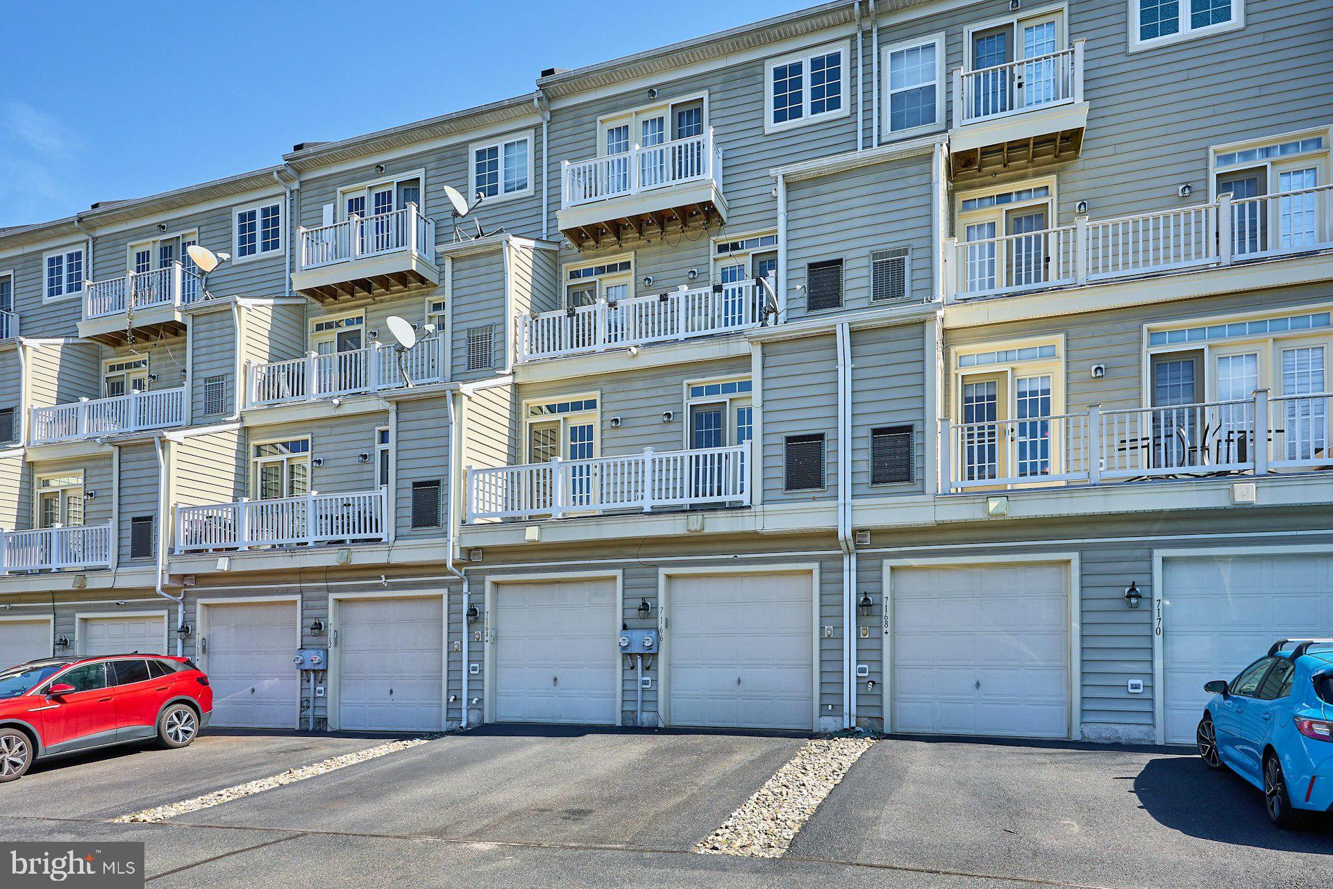 THE TOWNES AT VILLAGE PLACE - Residential