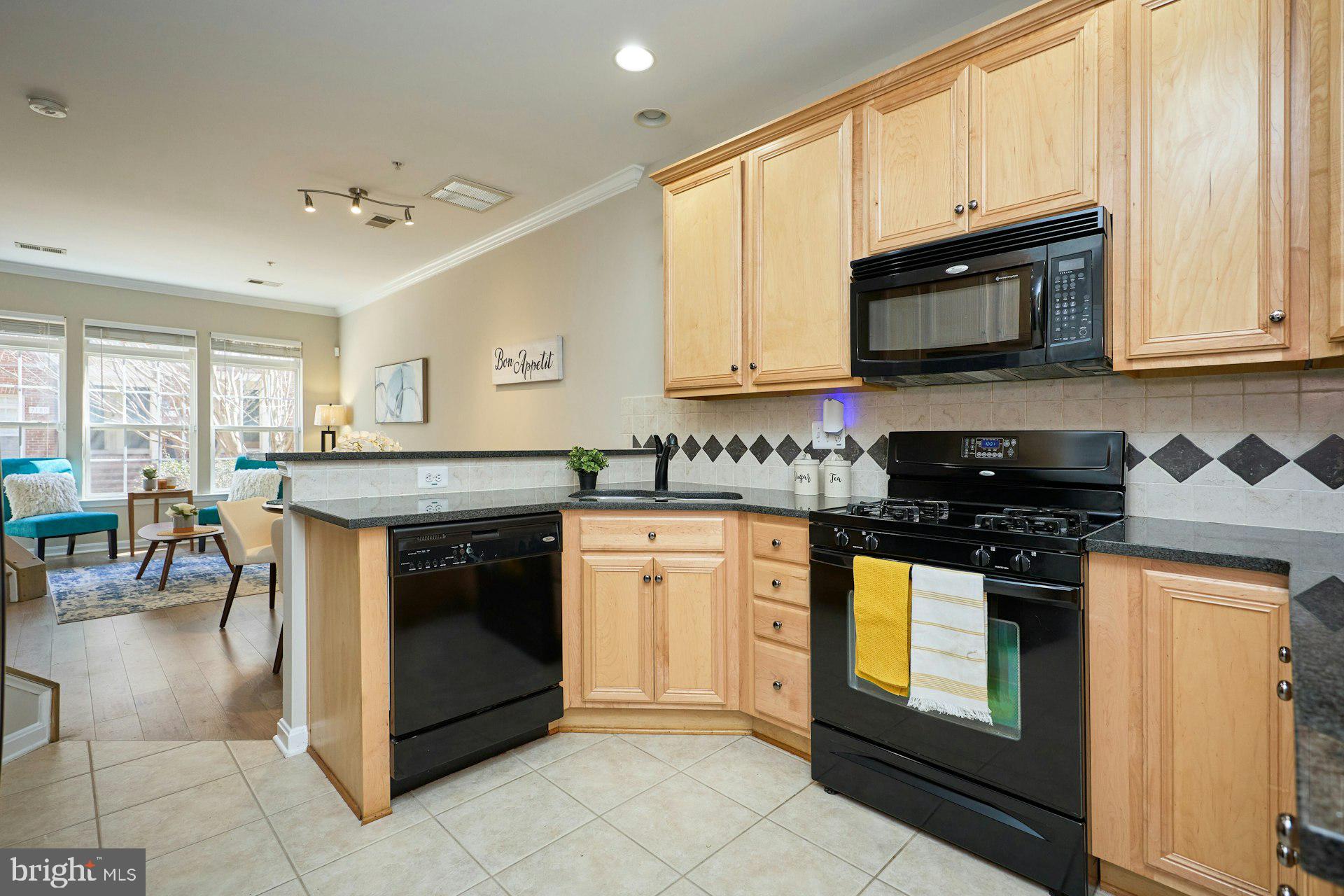 THE TOWNES AT VILLAGE PLACE - Residential