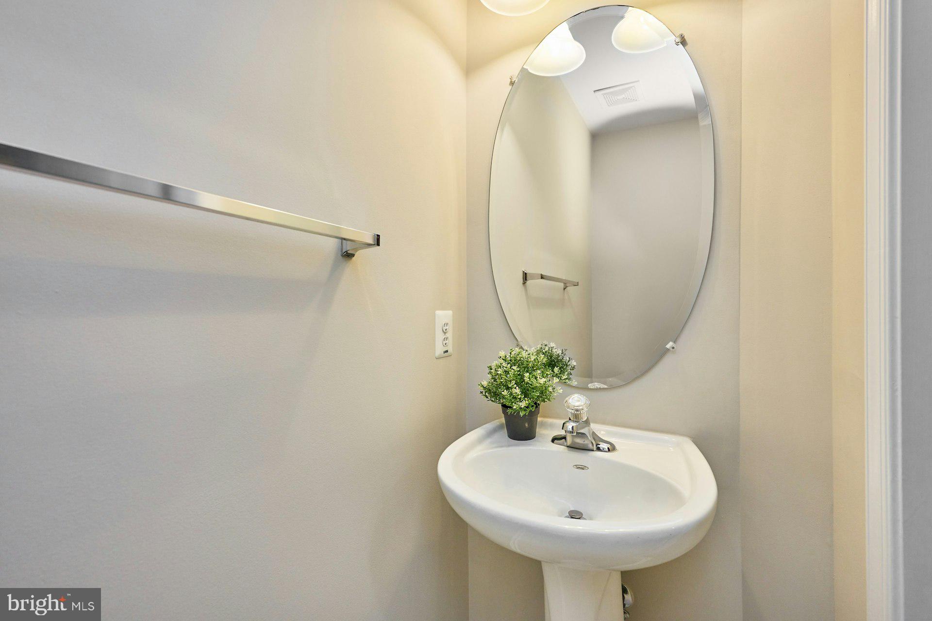 THE TOWNES AT VILLAGE PLACE - Residential