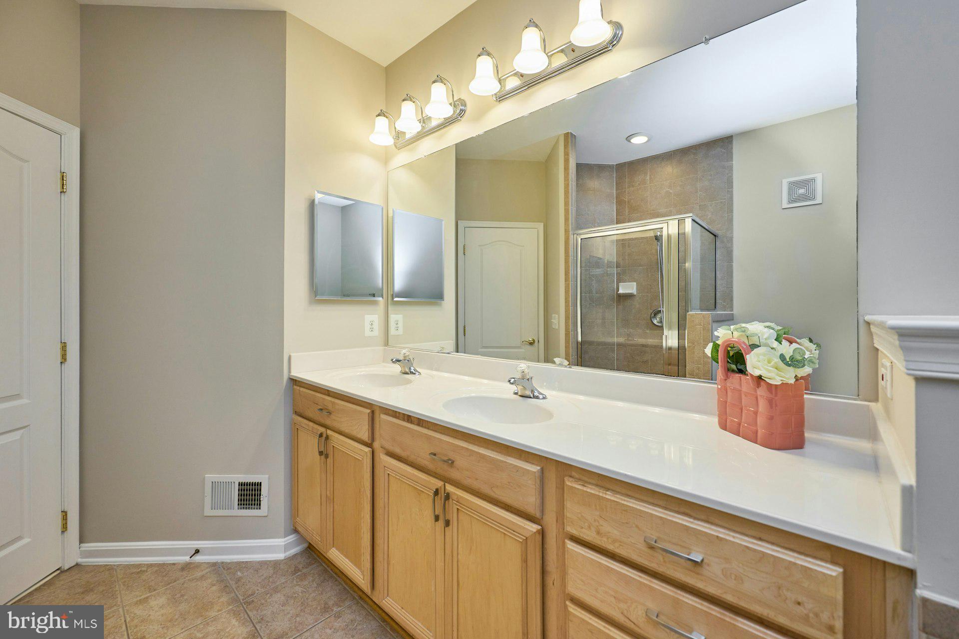 THE TOWNES AT VILLAGE PLACE - Residential