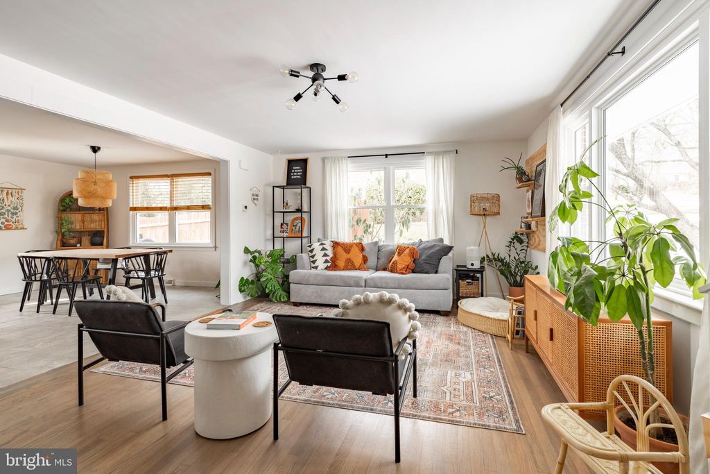 Photo of 244 Landis Valley Road, Lititz, PA 17543 (MLS # PALA2047120)