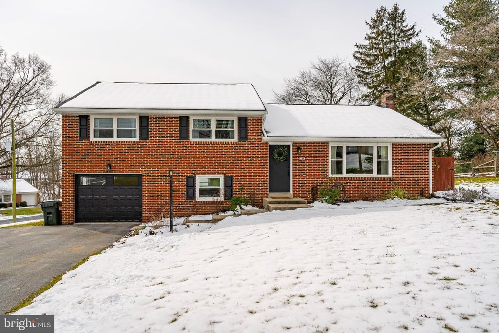 Photo of 244 Landis Valley Road, Lititz, PA 17543 (MLS # PALA2047120)