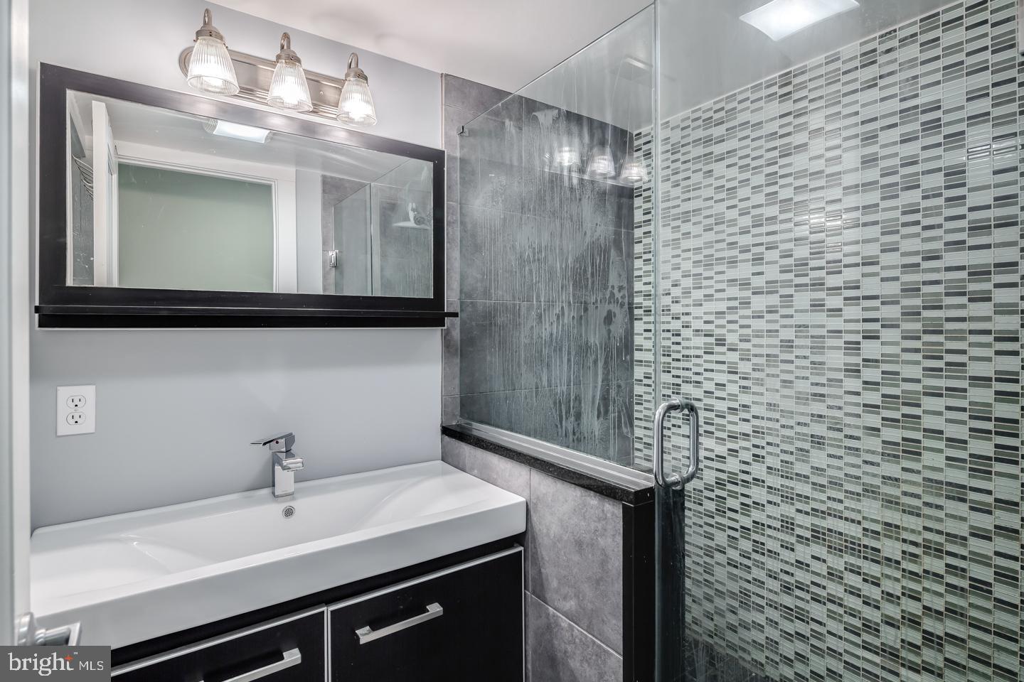 GRADUATE HOSPITAL - Residential Lease