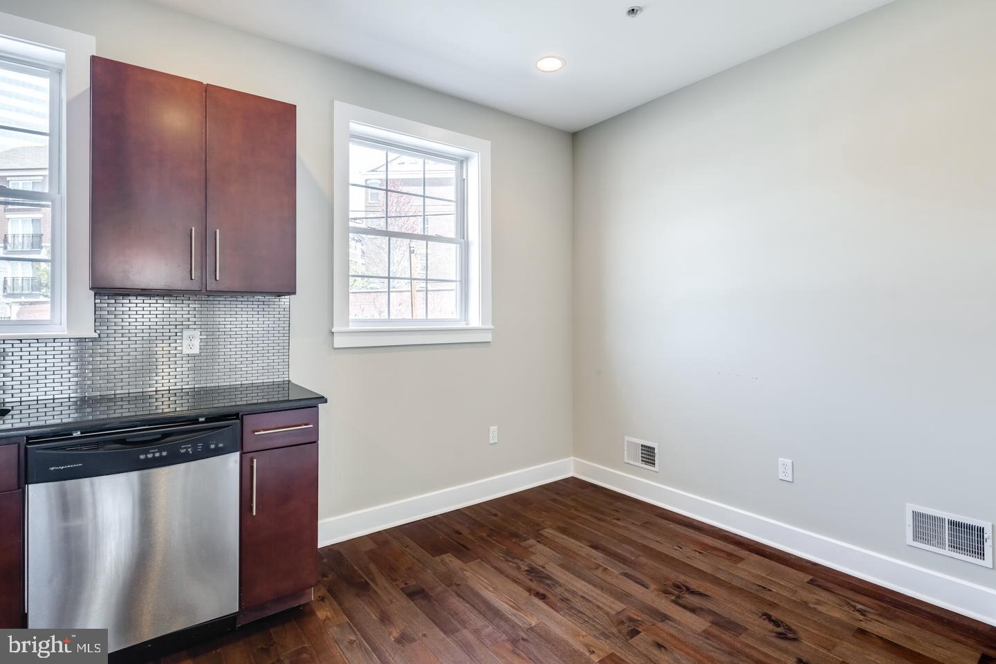 GRADUATE HOSPITAL - Residential Lease