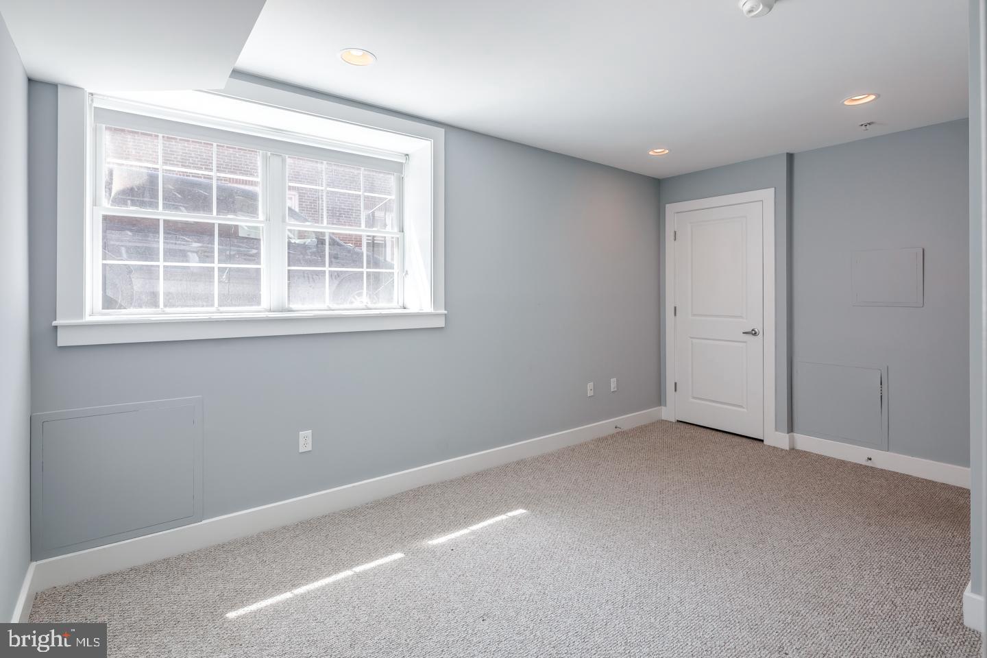 GRADUATE HOSPITAL - Residential Lease