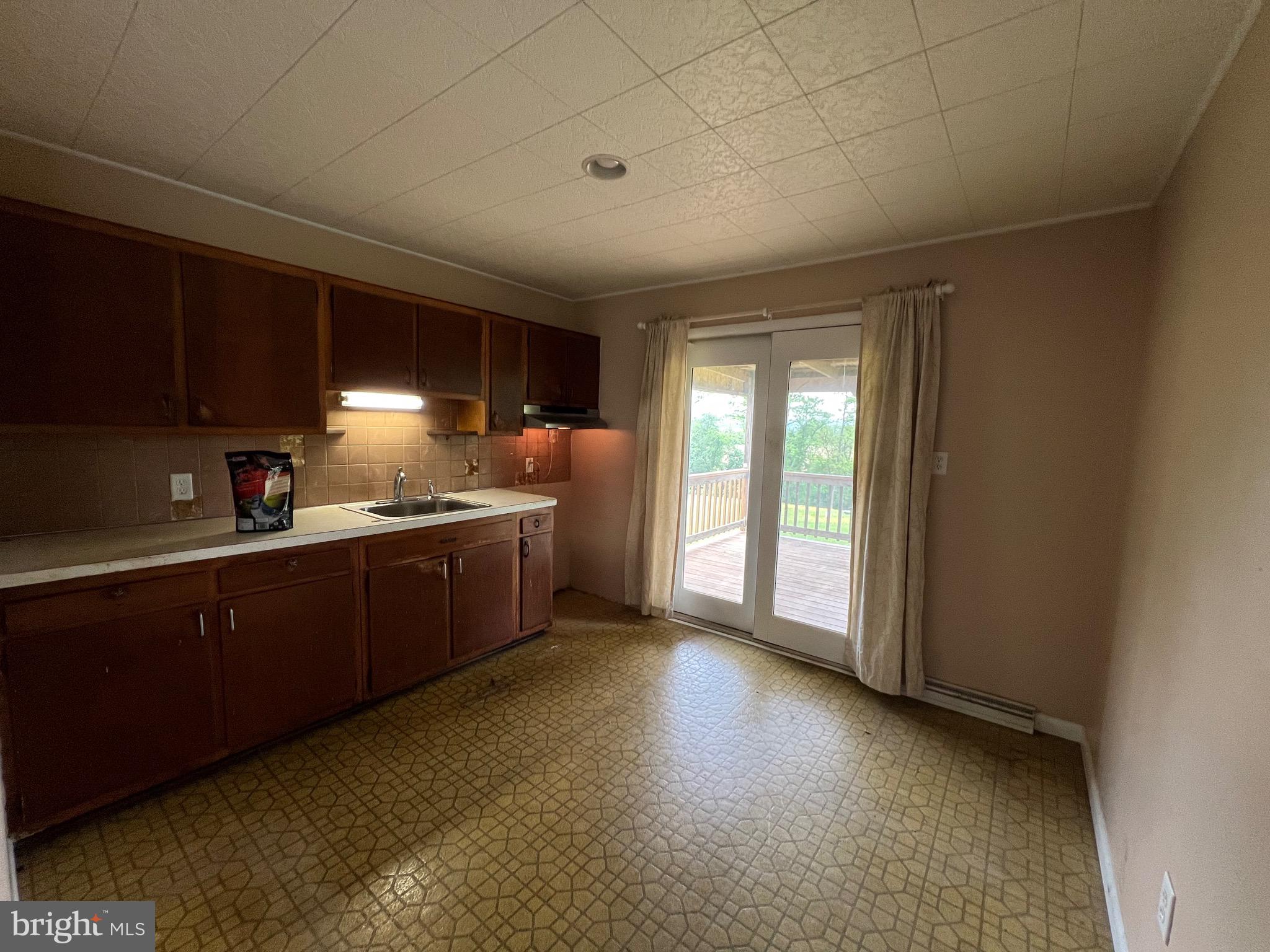 1471 OLD BERNVILLE ROAD
