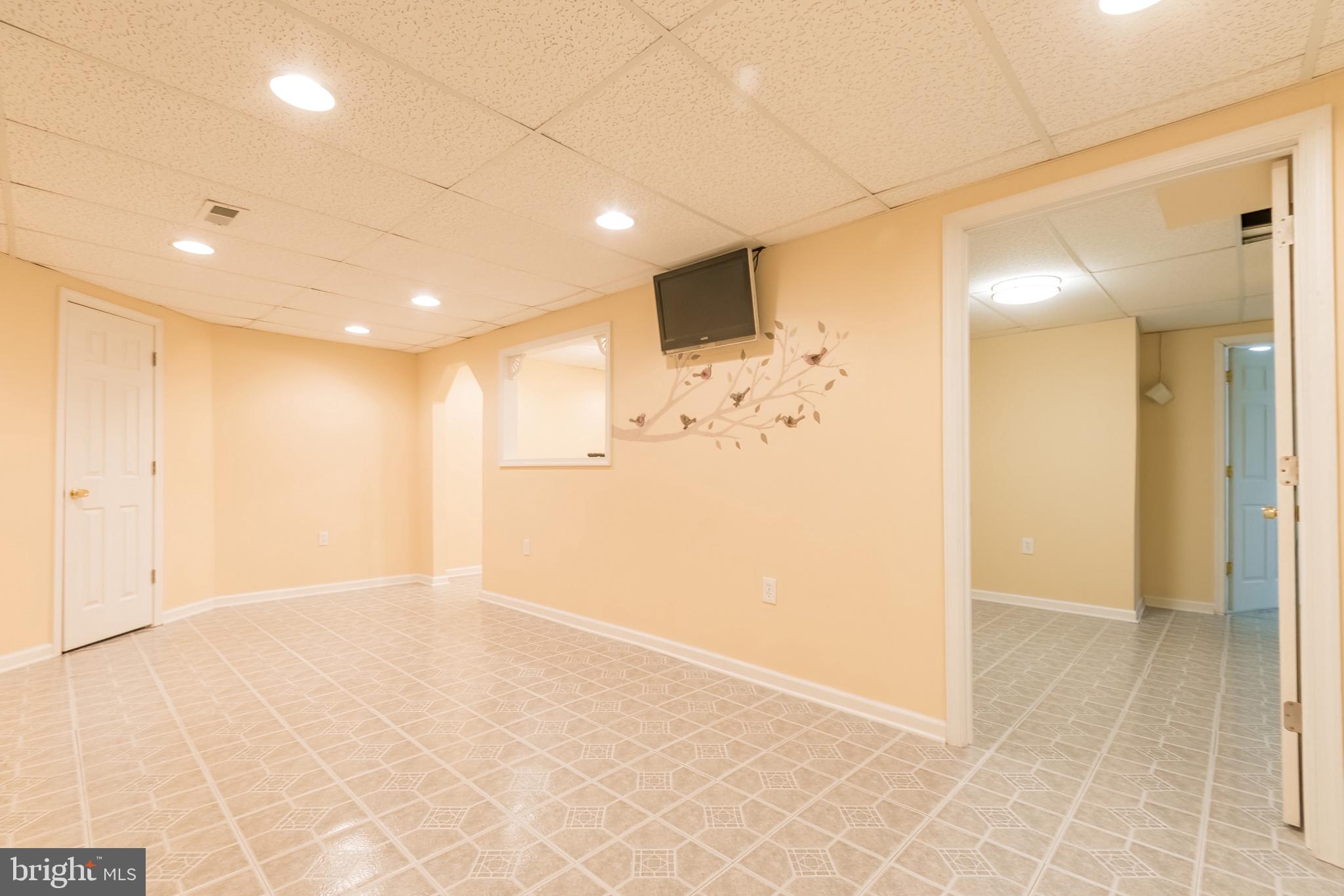 CLAYMONT CHASE - Residential