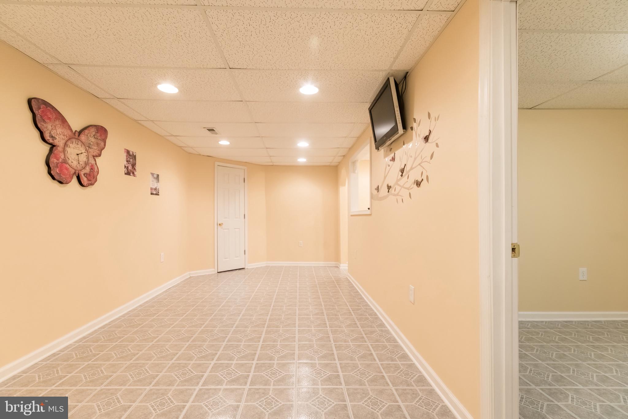 CLAYMONT CHASE - Residential