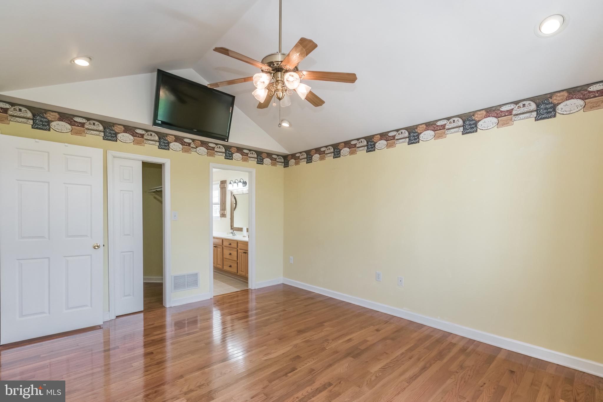 CLAYMONT CHASE - Residential