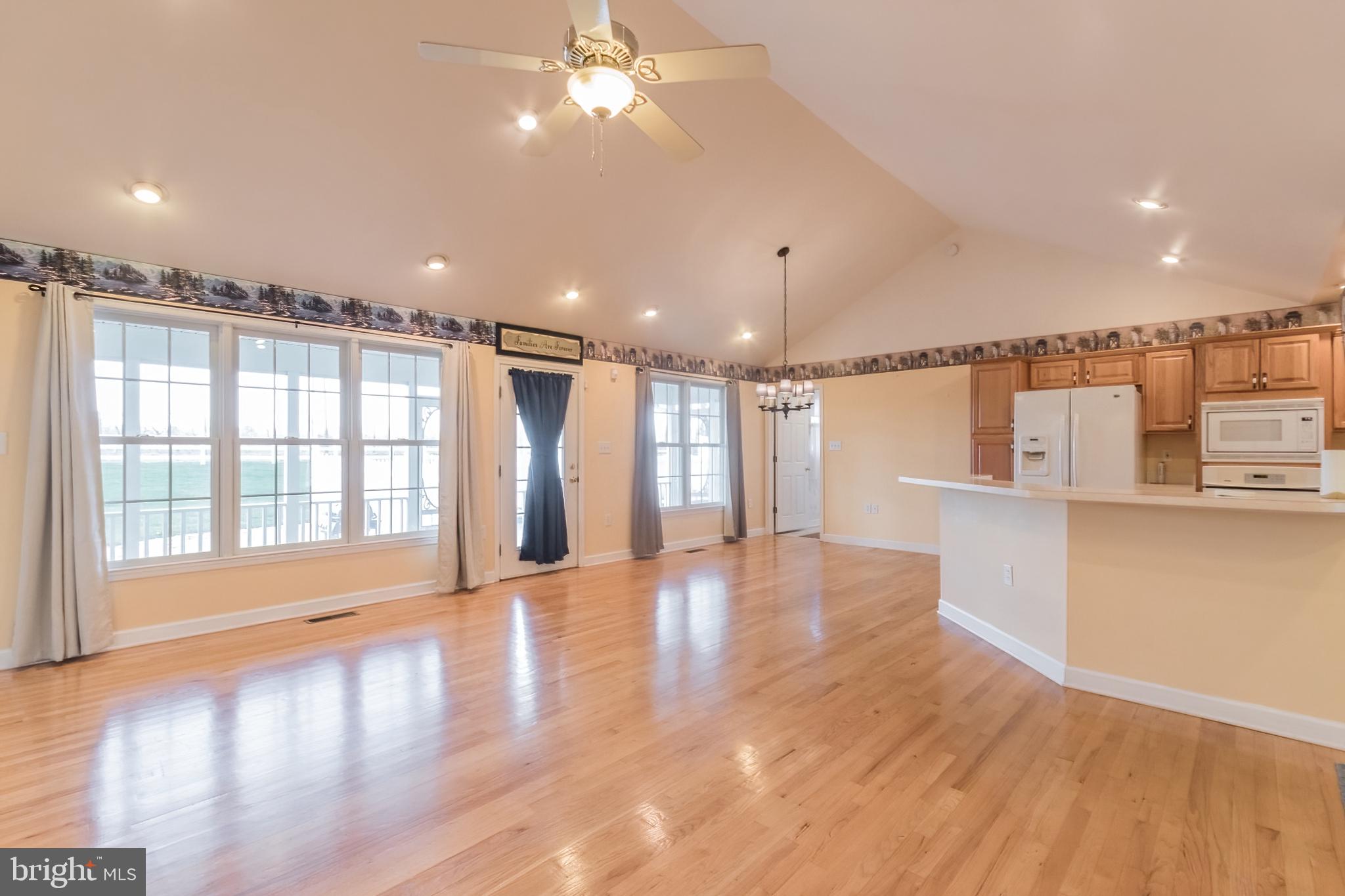 CLAYMONT CHASE - Residential