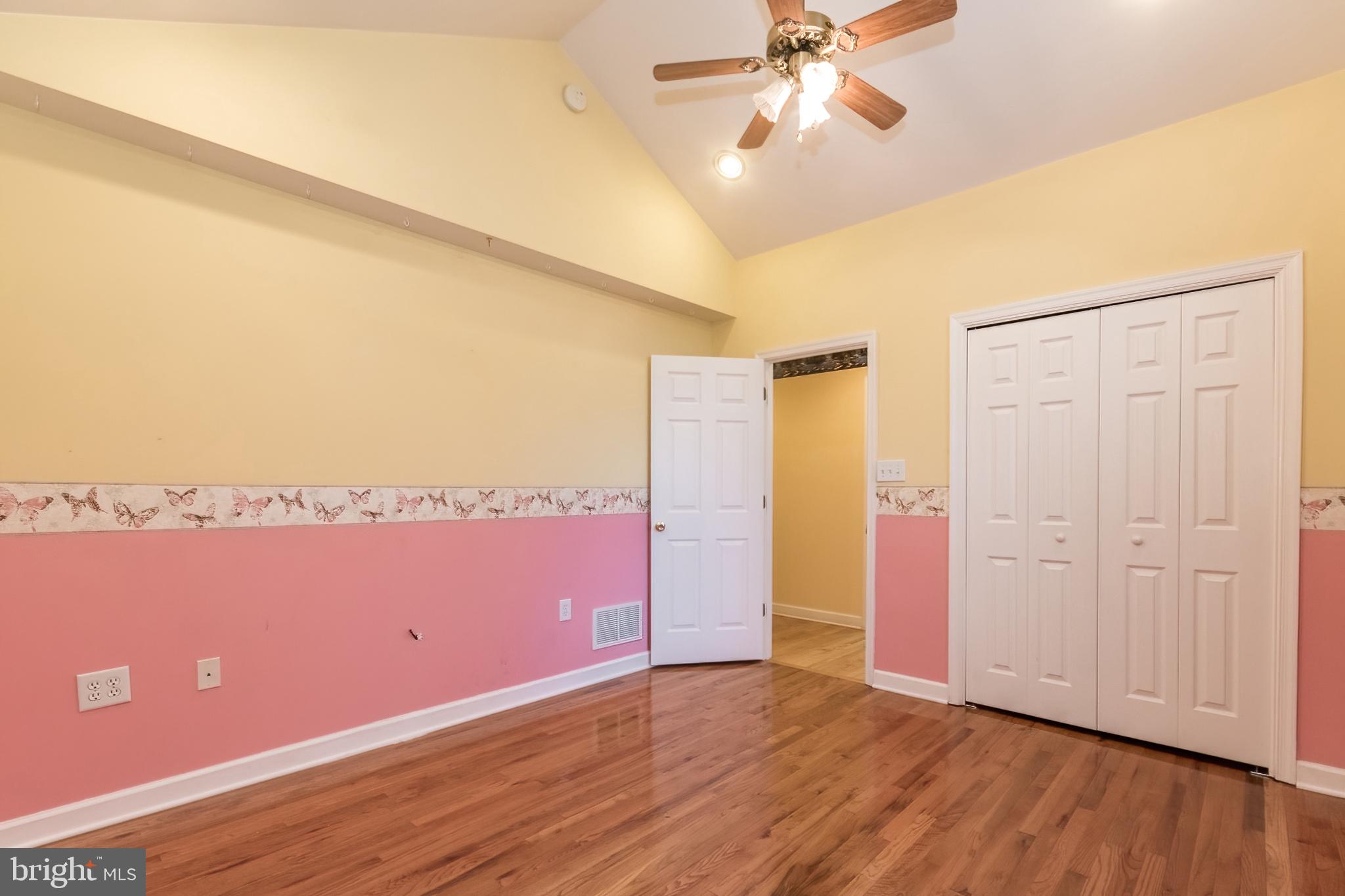 CLAYMONT CHASE - Residential