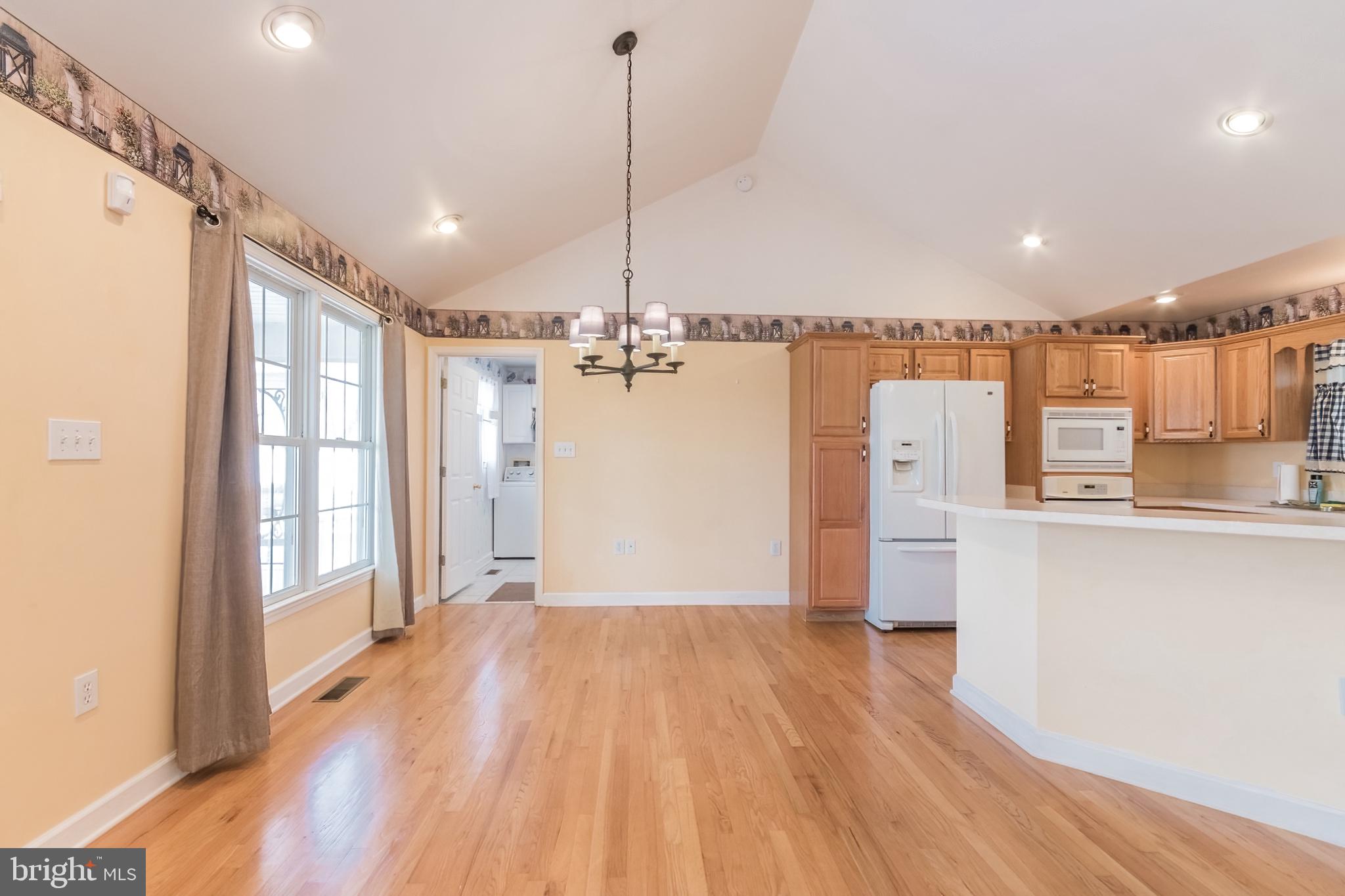 CLAYMONT CHASE - Residential