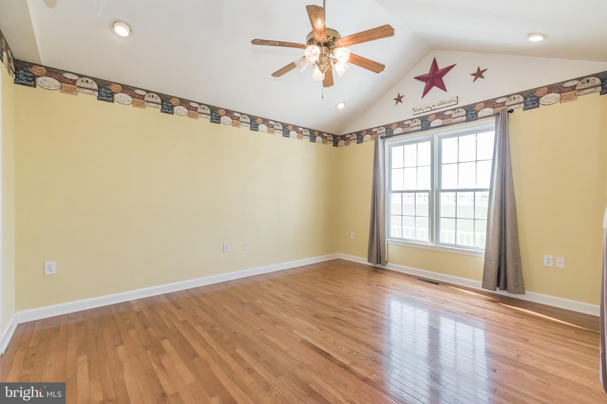 CLAYMONT CHASE - Residential