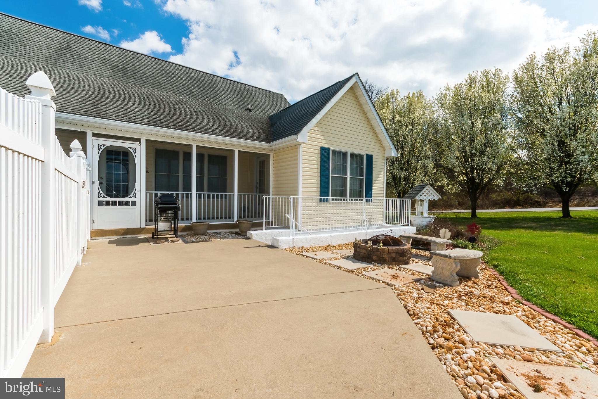 CLAYMONT CHASE - Residential