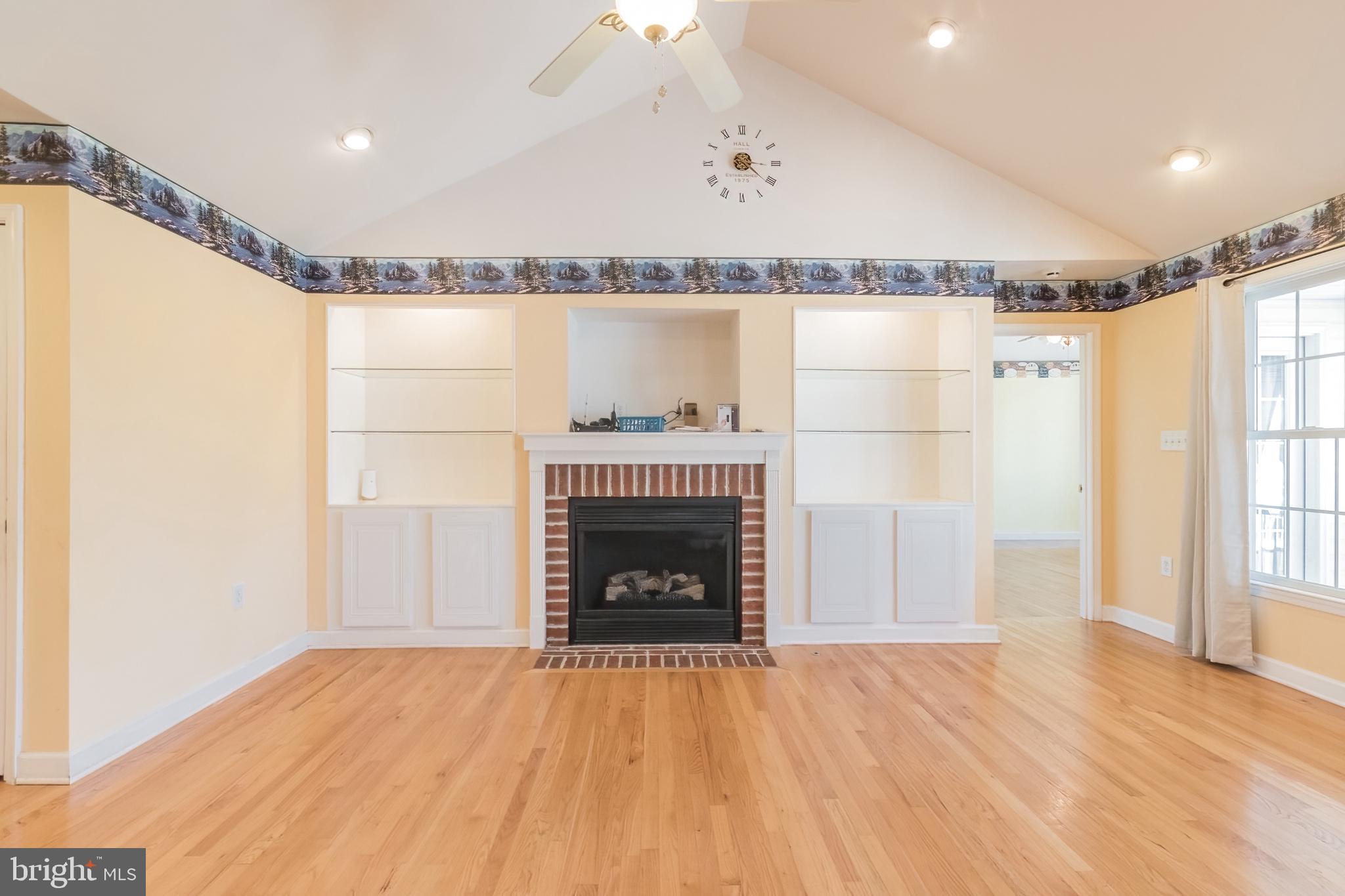 CLAYMONT CHASE - Residential