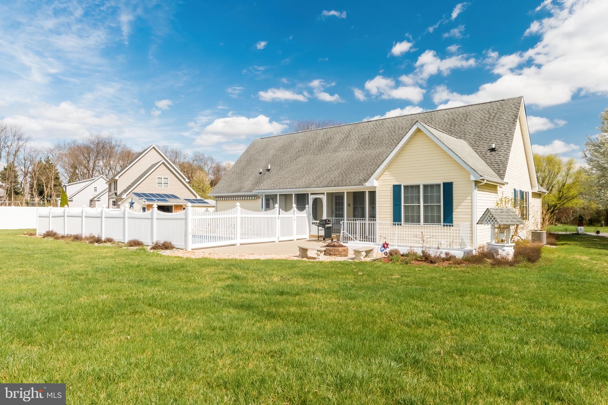 CLAYMONT CHASE - Residential