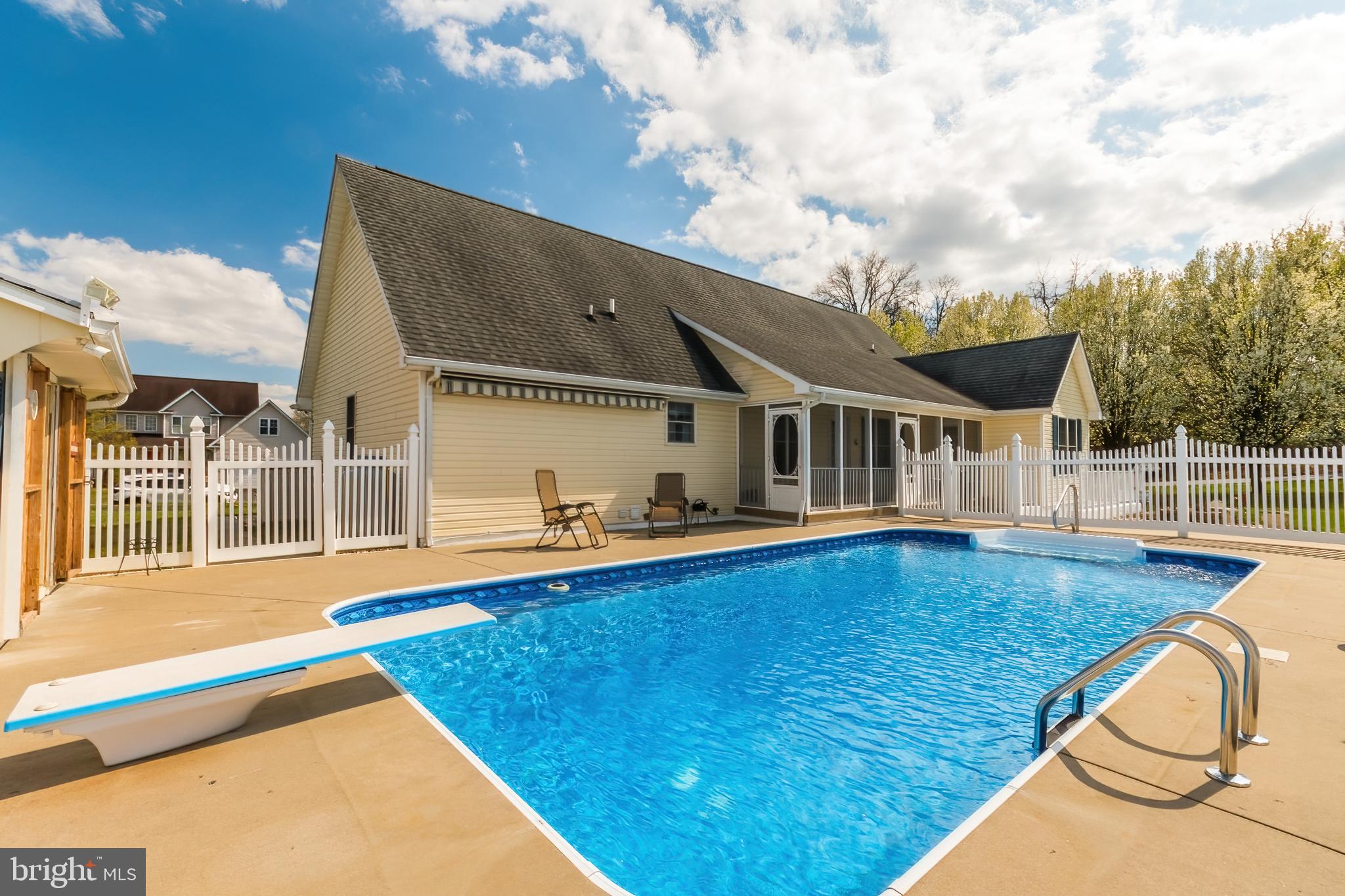 CLAYMONT CHASE - Residential