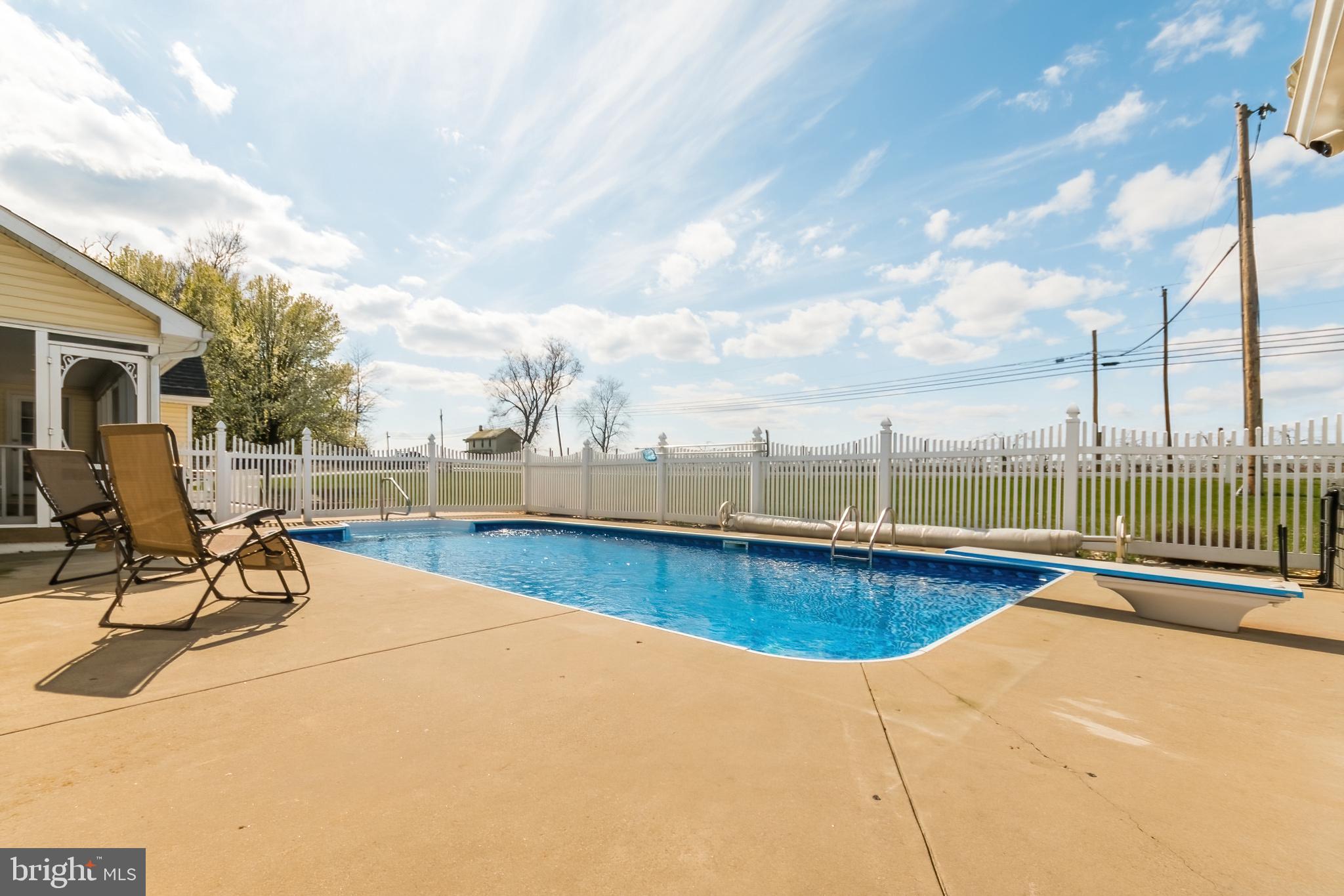 CLAYMONT CHASE - Residential