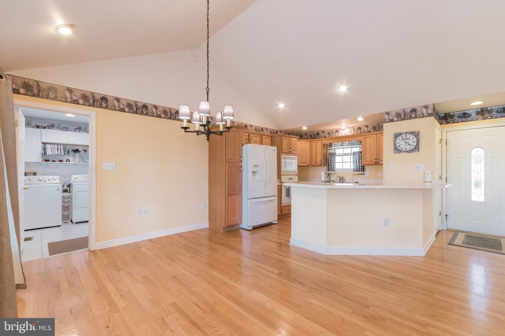 CLAYMONT CHASE - Residential