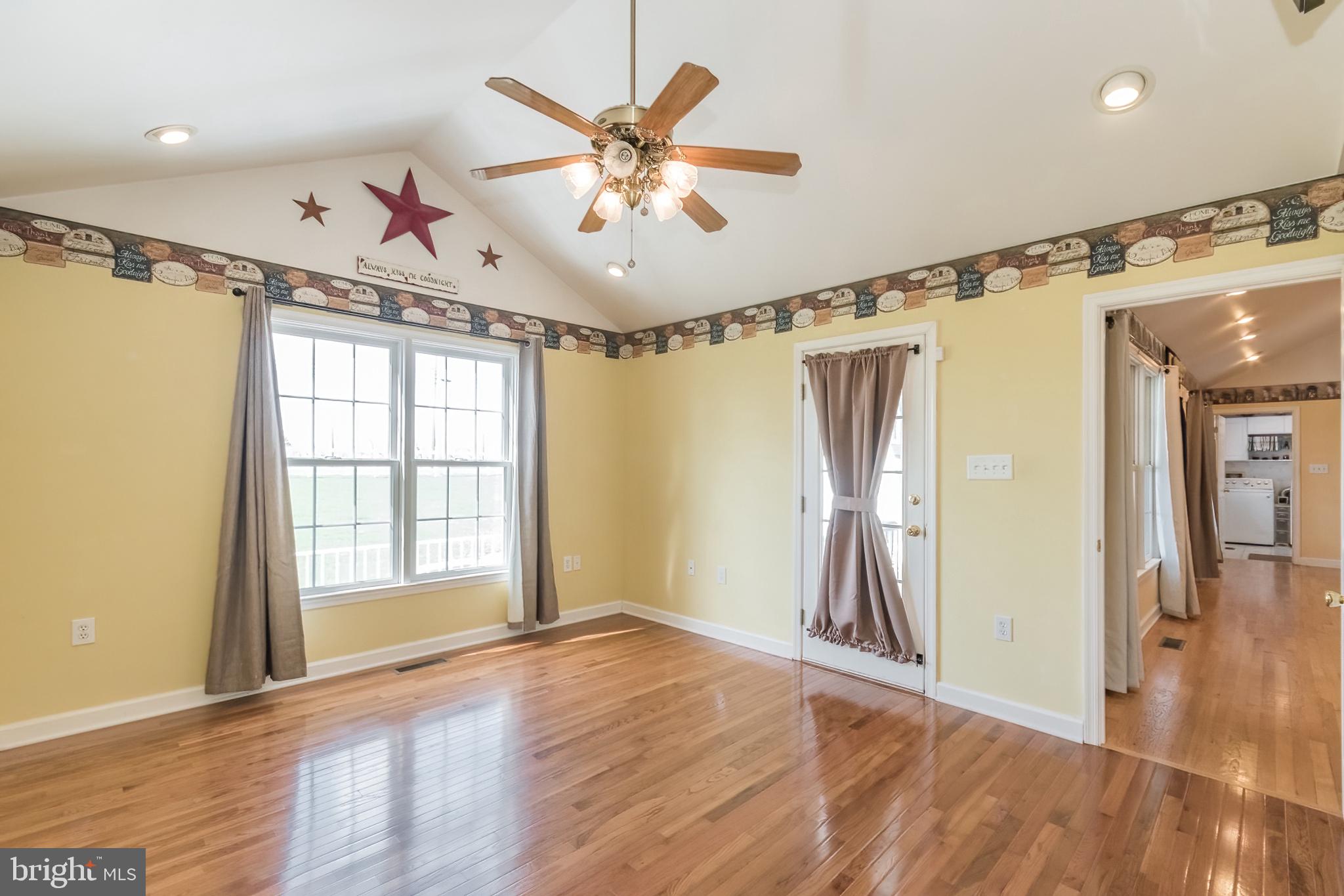 CLAYMONT CHASE - Residential