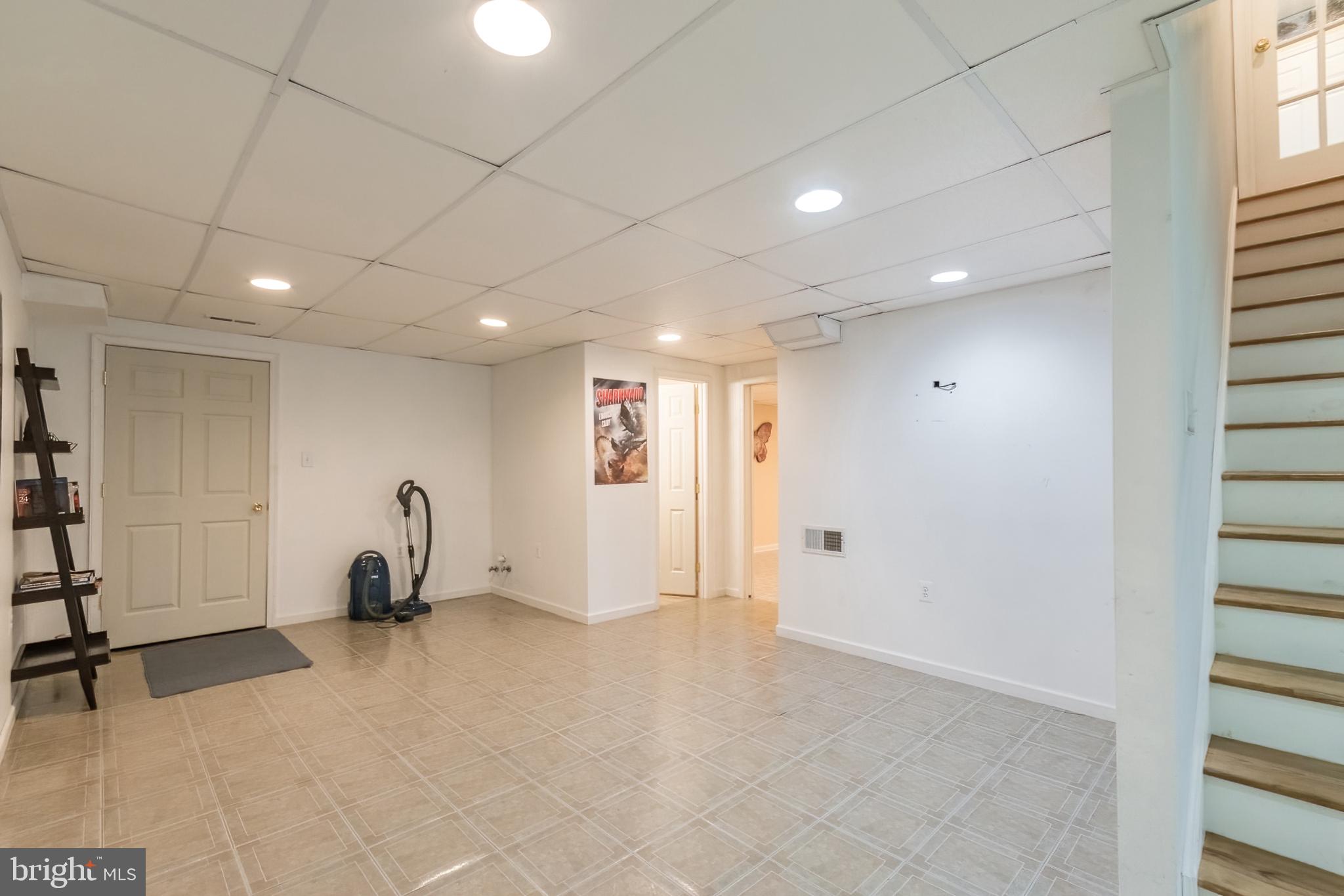 CLAYMONT CHASE - Residential