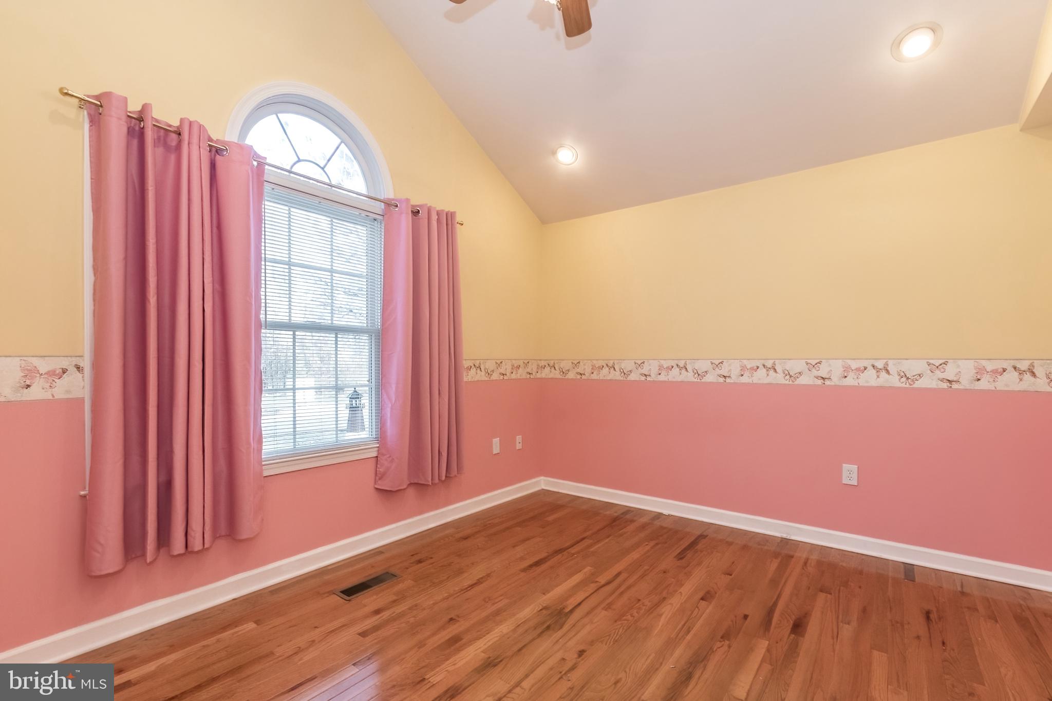 CLAYMONT CHASE - Residential