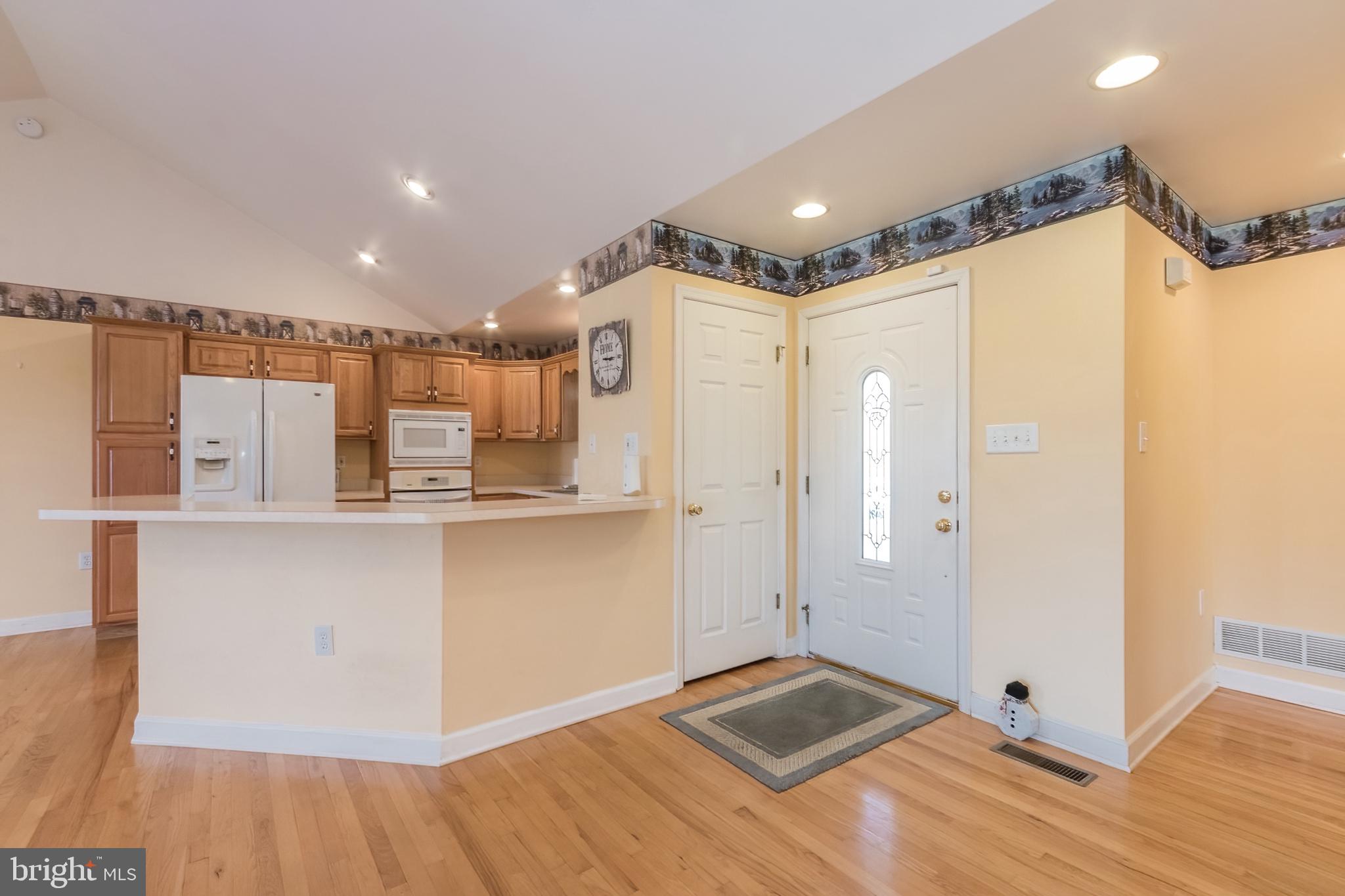 CLAYMONT CHASE - Residential