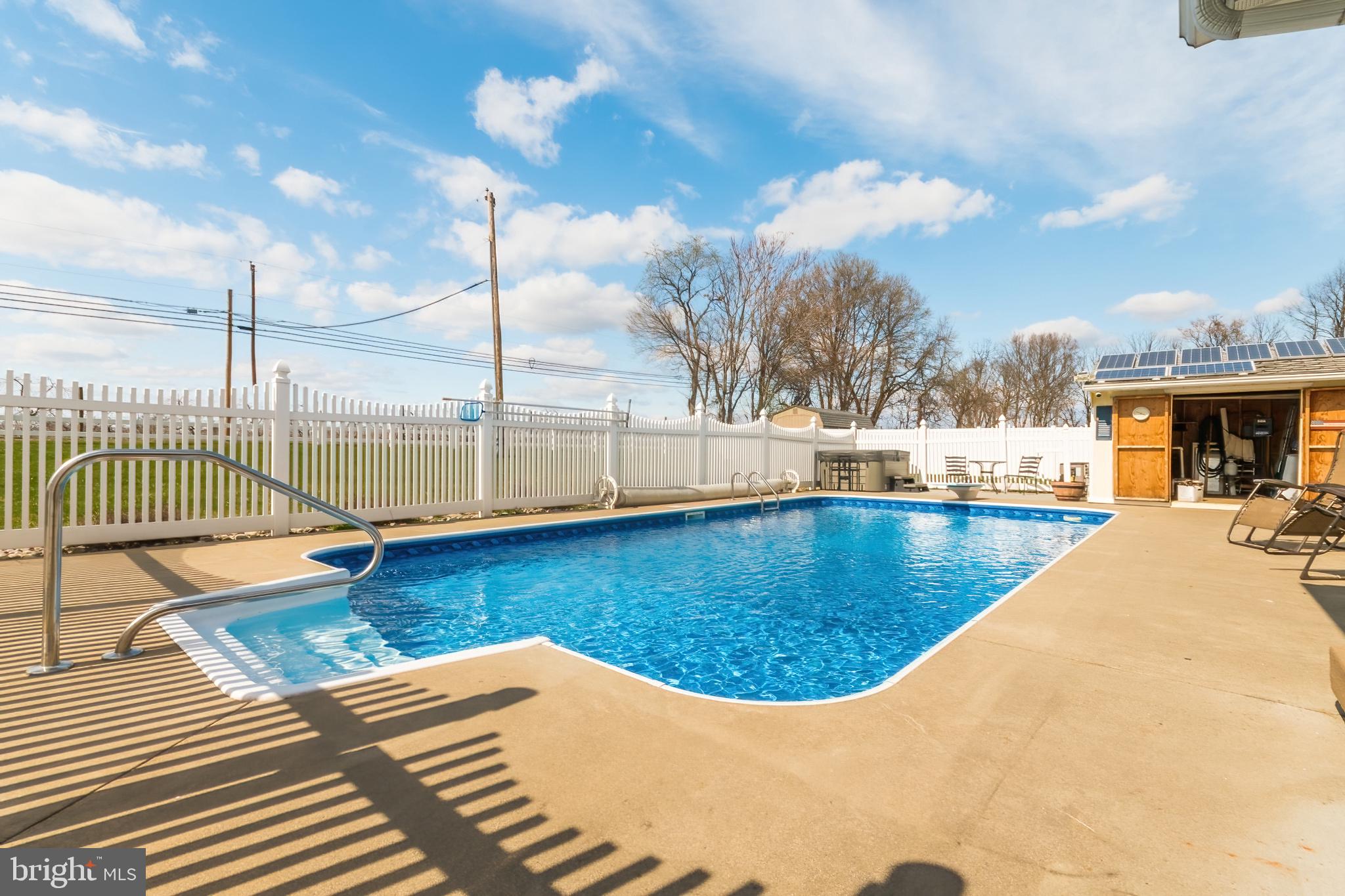 CLAYMONT CHASE - Residential