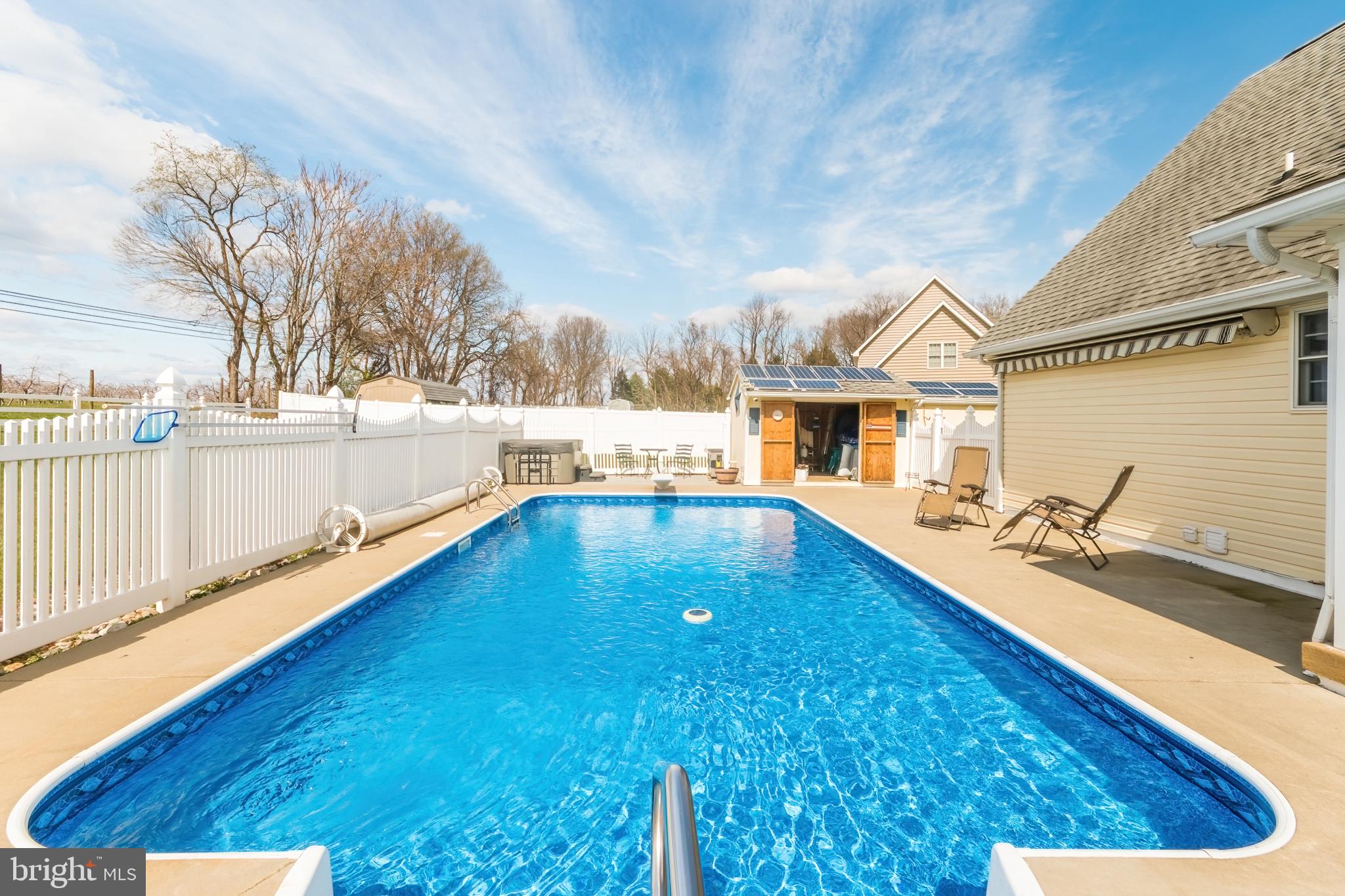 CLAYMONT CHASE - Residential