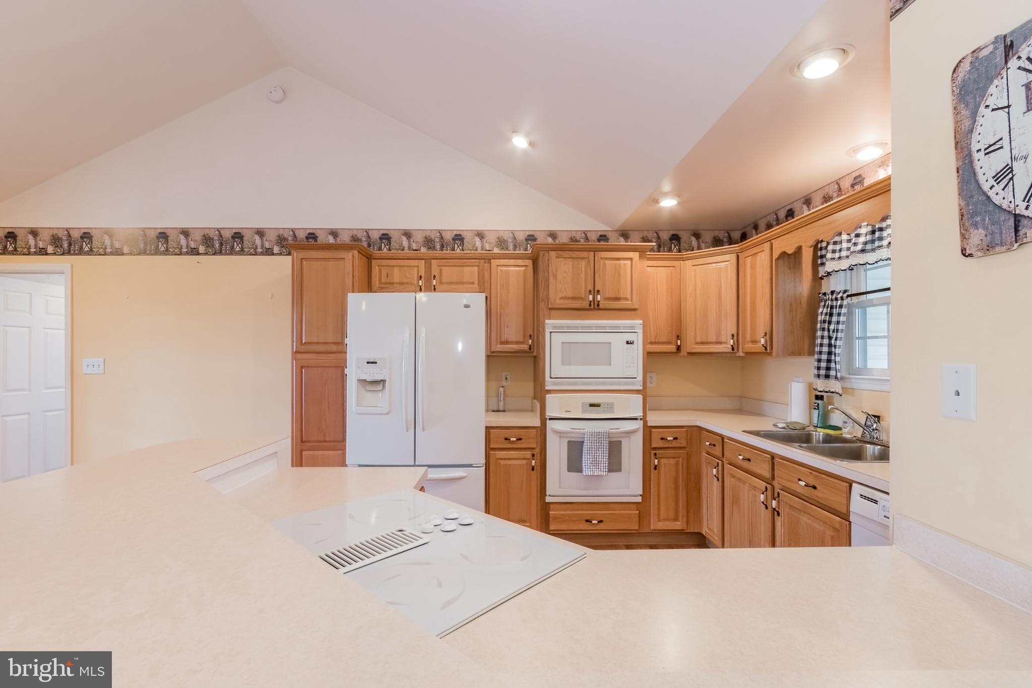 CLAYMONT CHASE - Residential