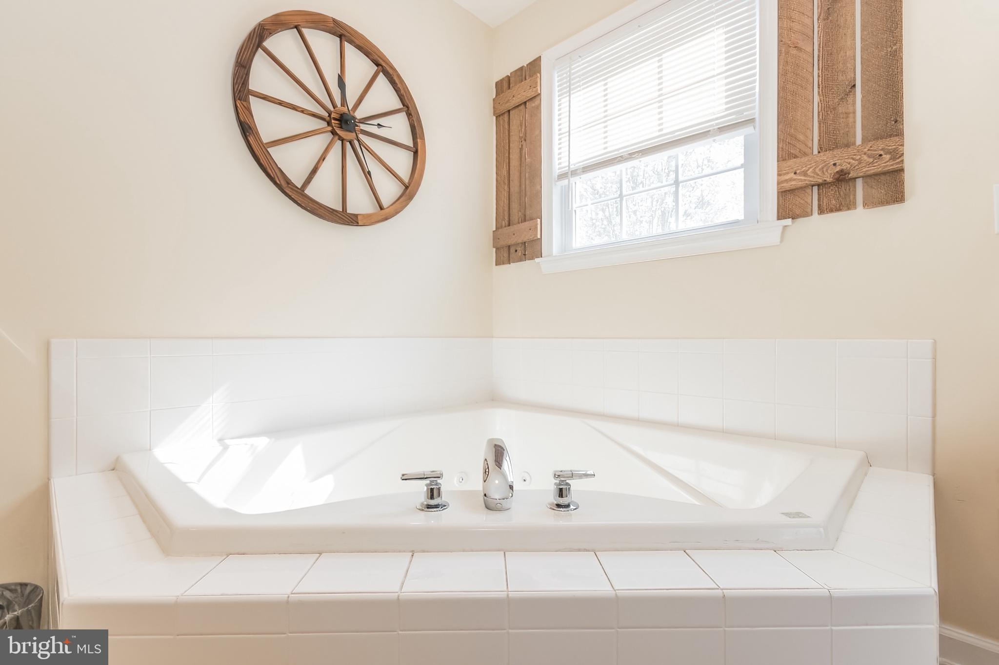 CLAYMONT CHASE - Residential