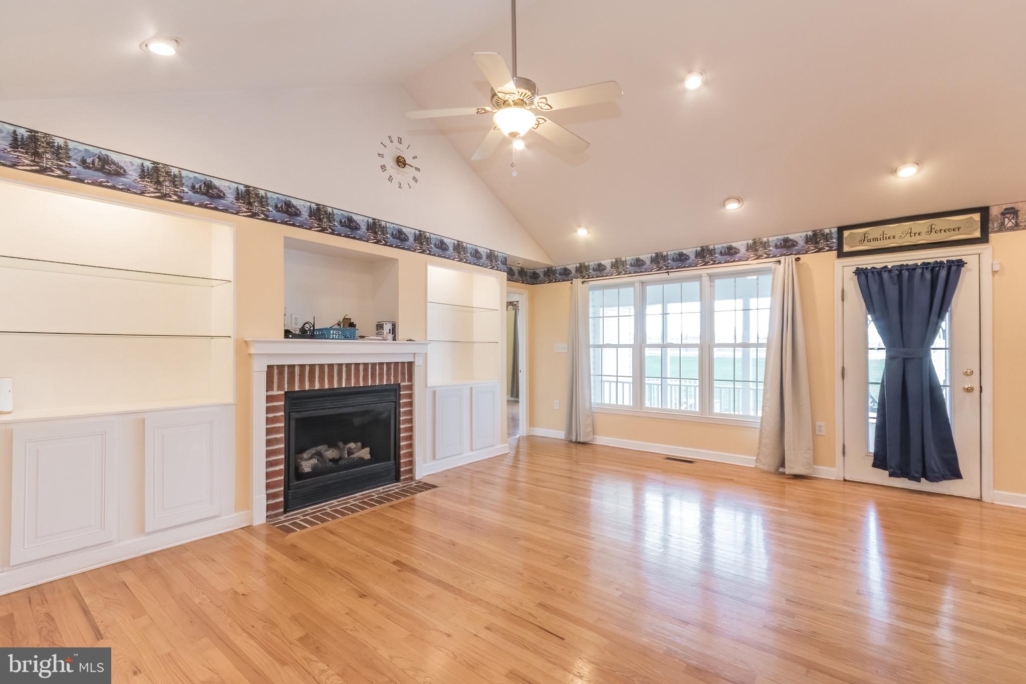 CLAYMONT CHASE - Residential