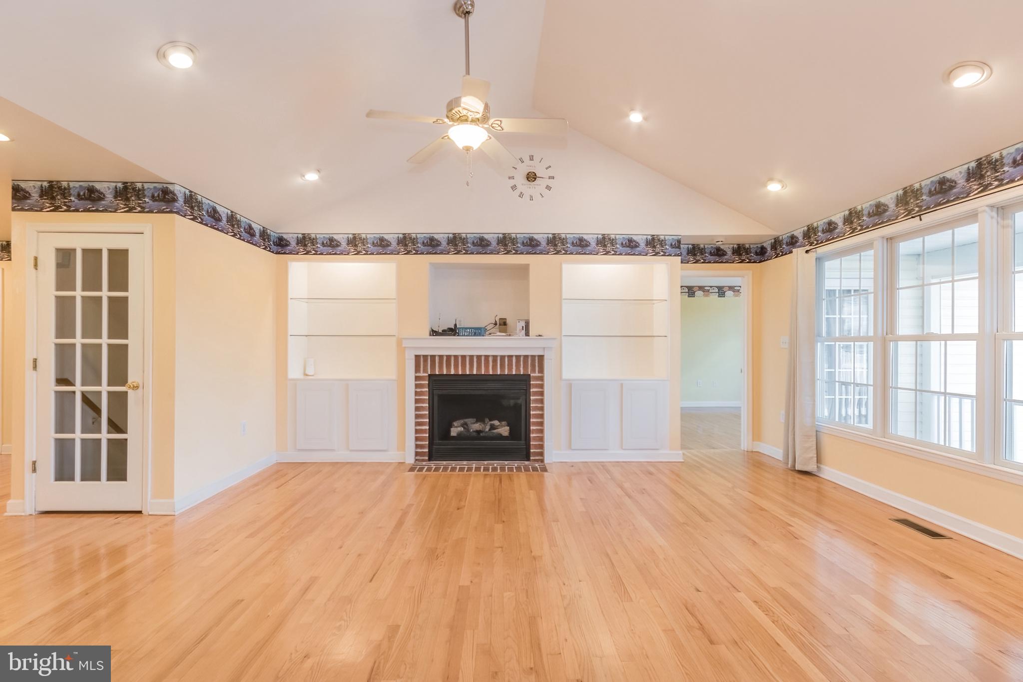 CLAYMONT CHASE - Residential