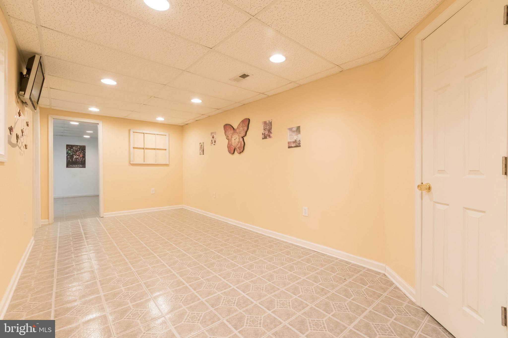 CLAYMONT CHASE - Residential