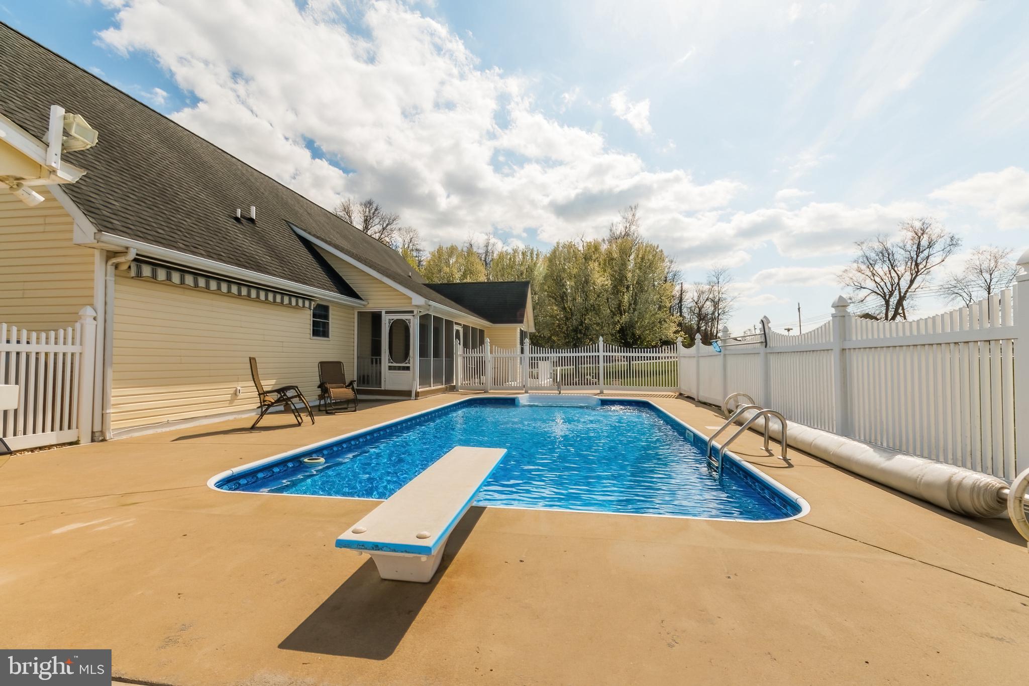 CLAYMONT CHASE - Residential