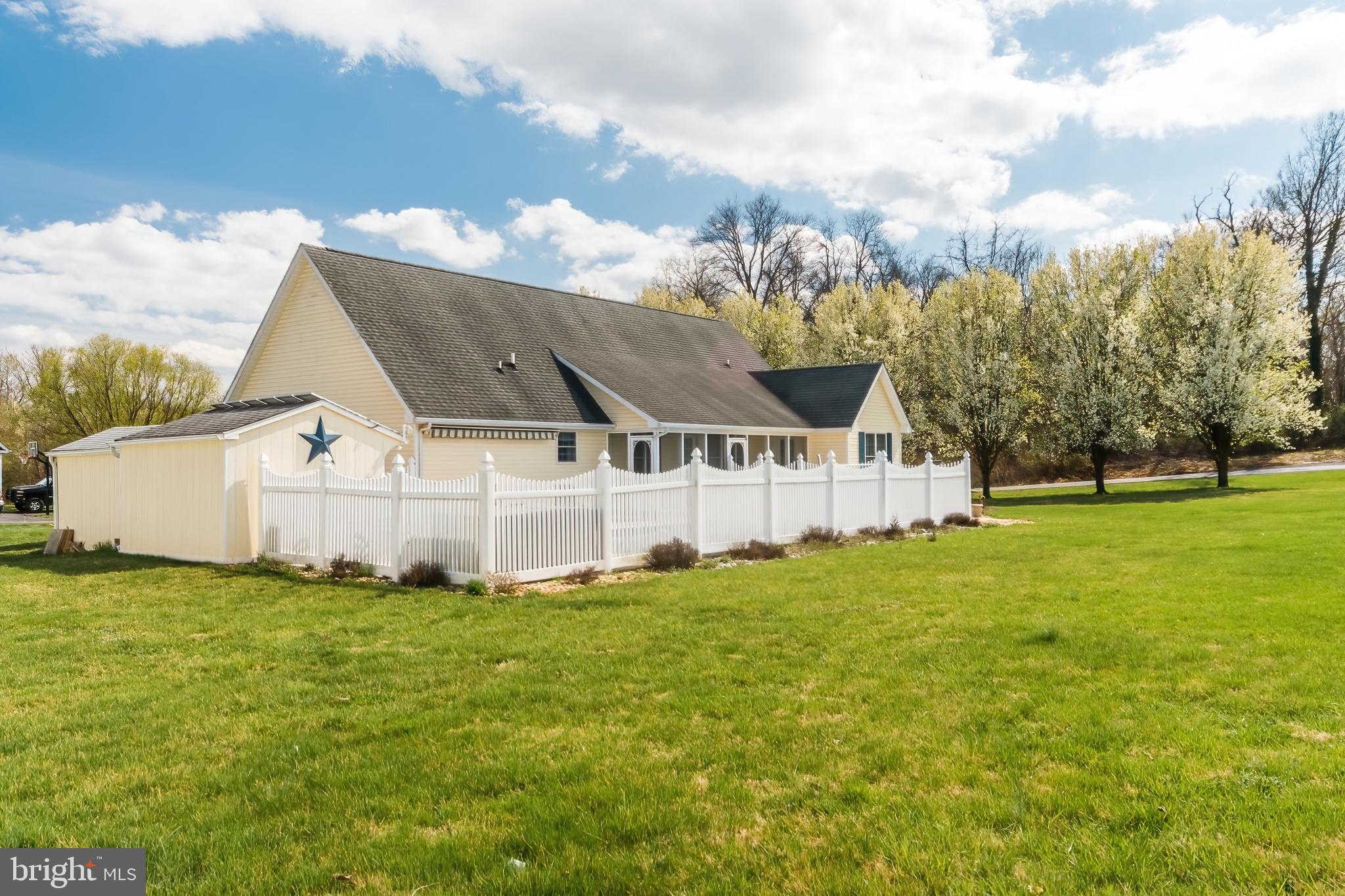 CLAYMONT CHASE - Residential