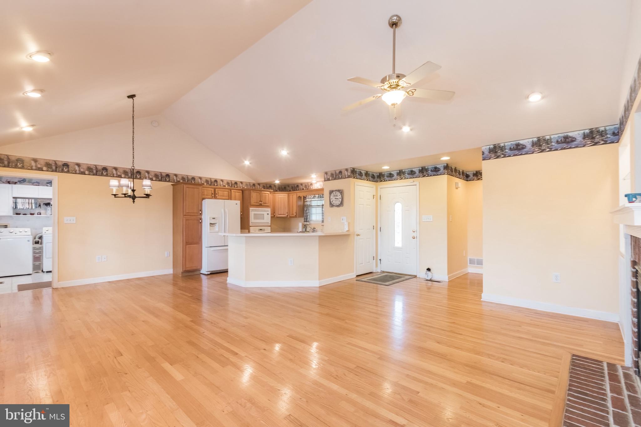 CLAYMONT CHASE - Residential