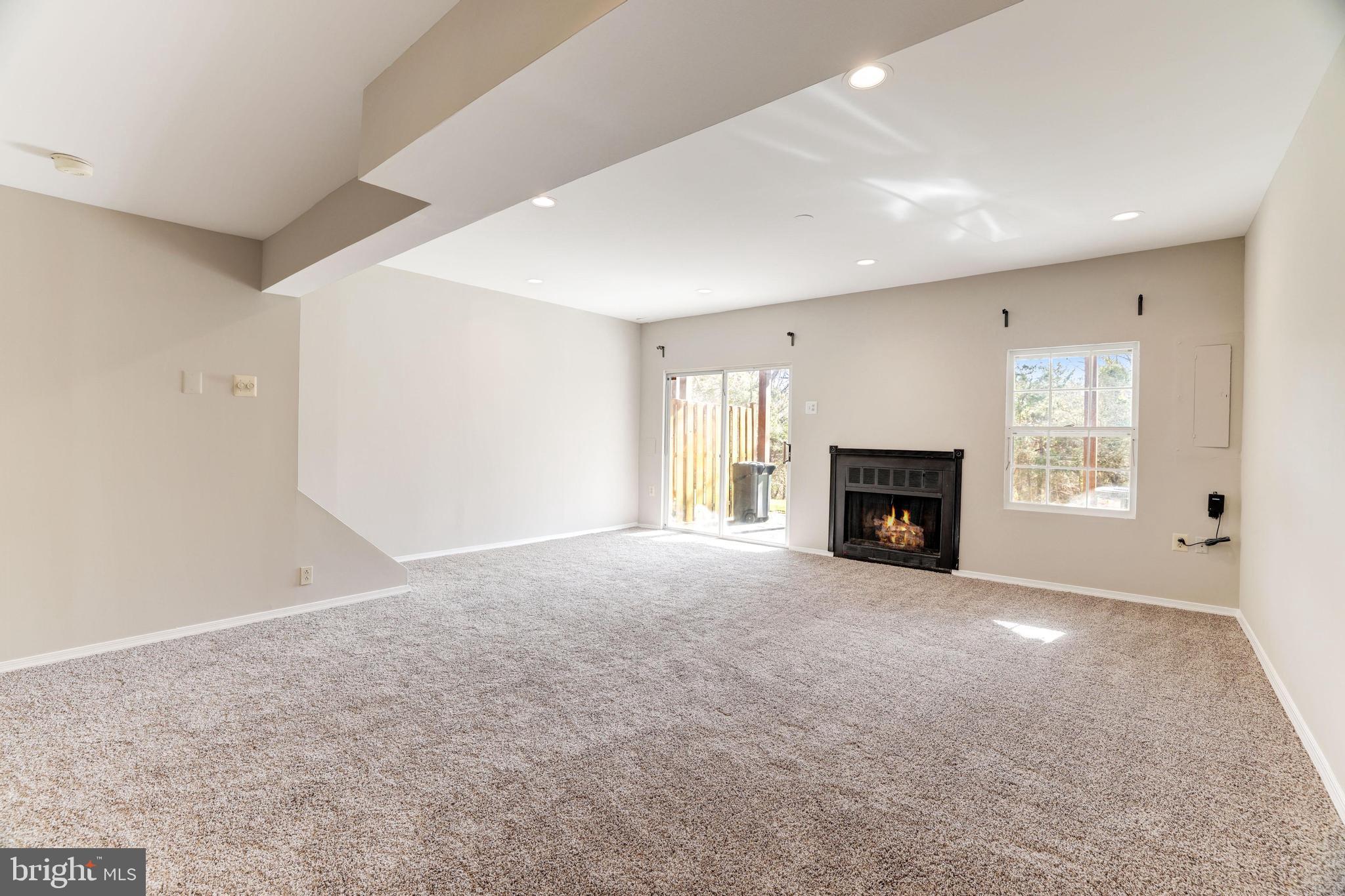 FOXFIELD - Residential Lease
