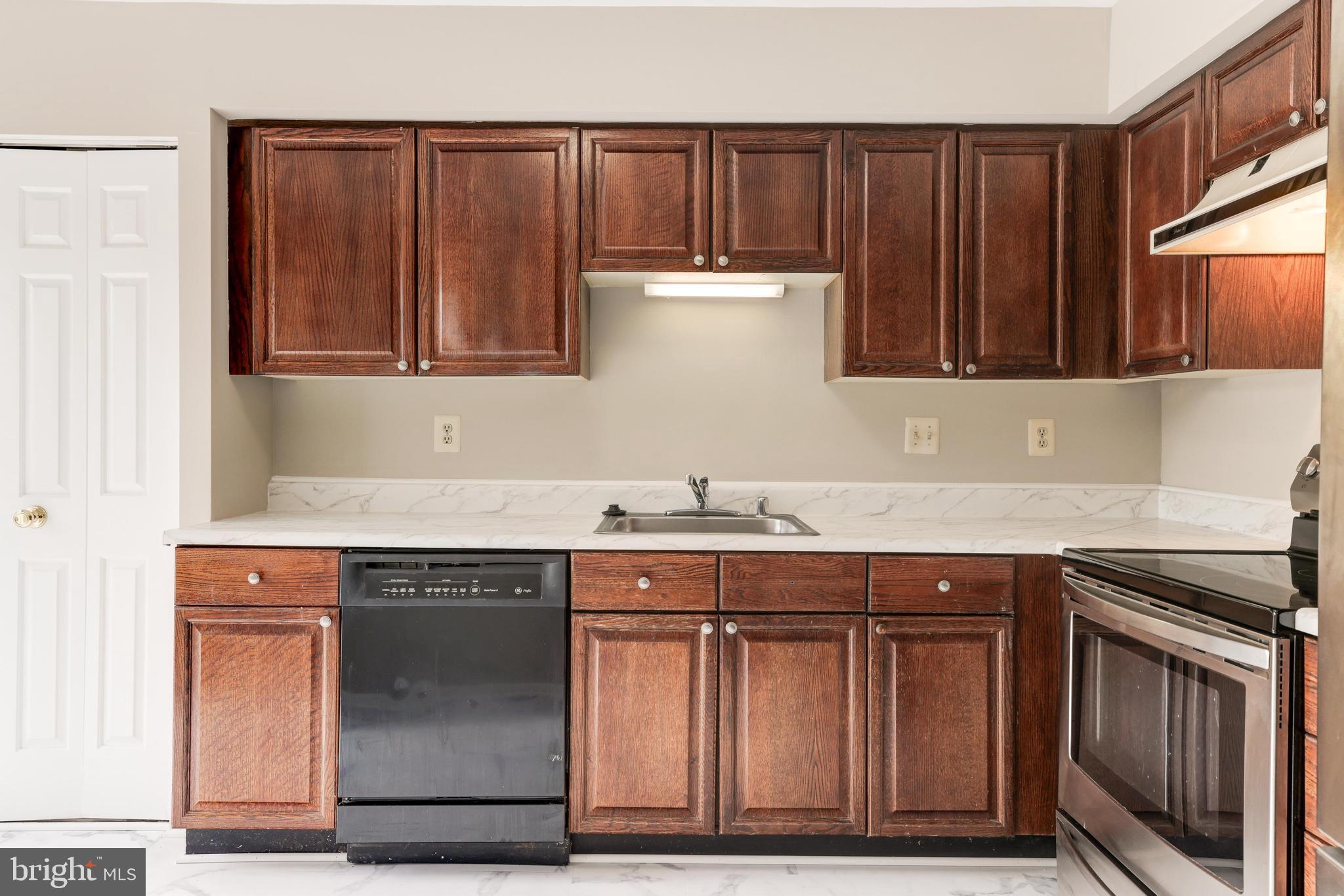 FOXFIELD - Residential Lease