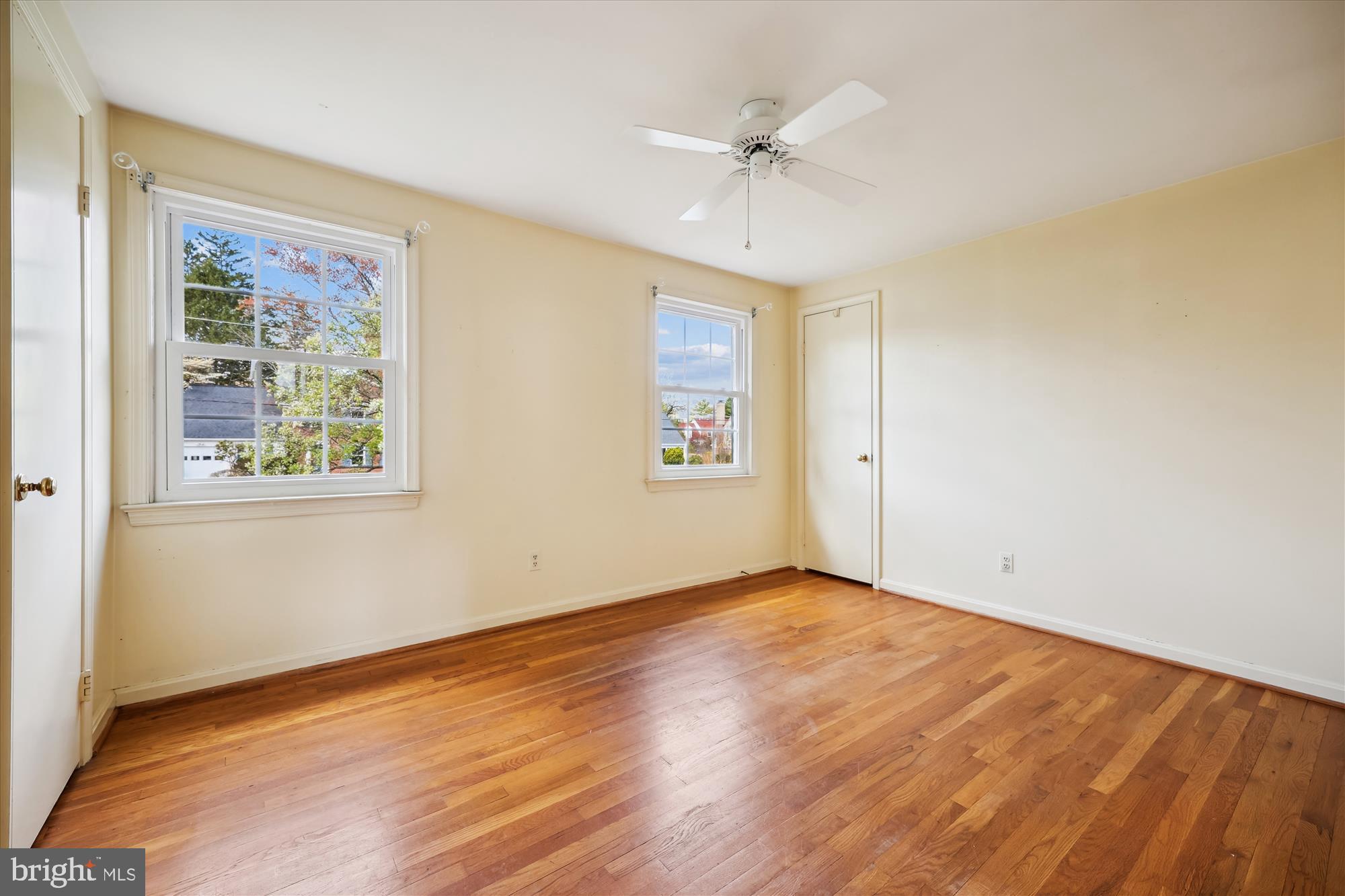 MONTGOMERY SQUARE - Residential