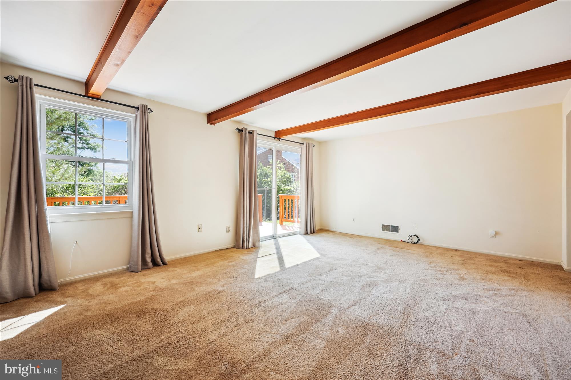 MONTGOMERY SQUARE - Residential