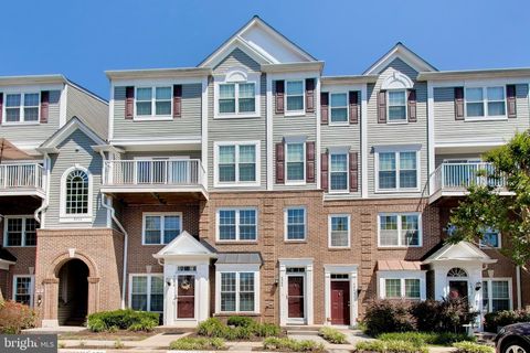 Photo of 5946 Kimberly Anne Way, ALEXANDRIA, VA 22310 (MLS # VAFX2310604)