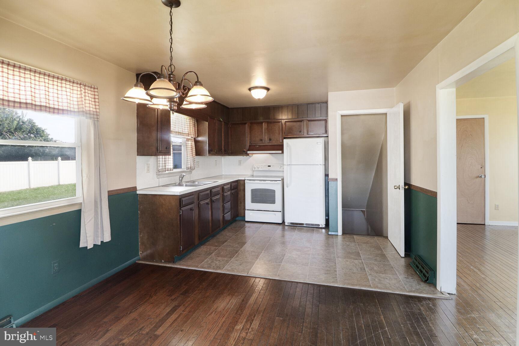 3257 LONG LANE