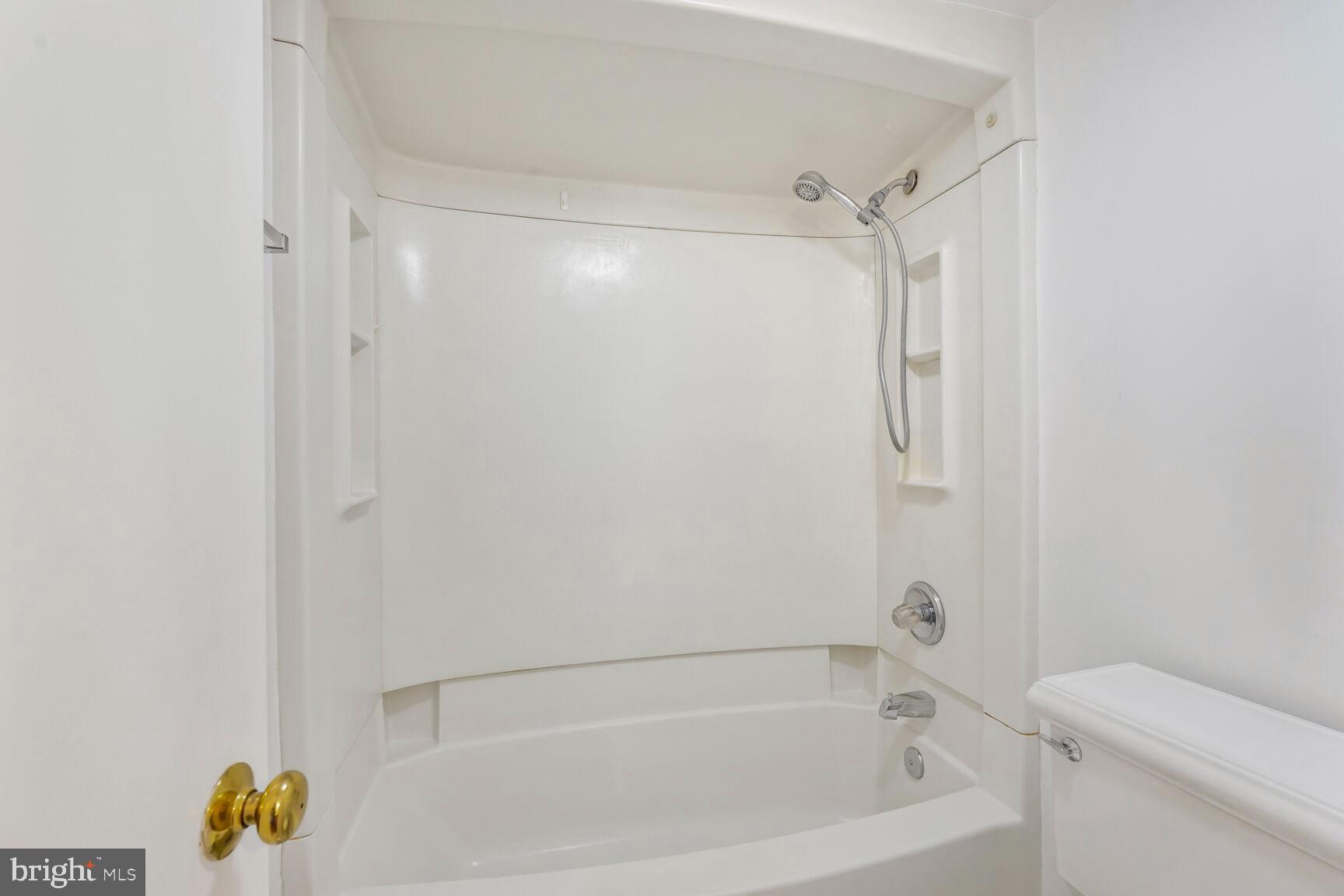 ALTA VISTA - Residential Lease