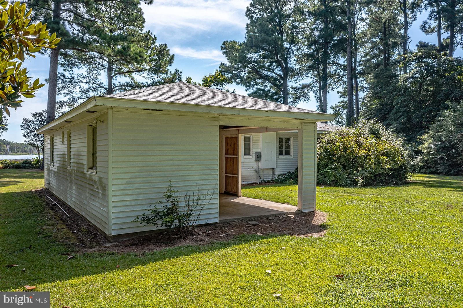 55 Marina Point Rd, Reedville, VA 22539