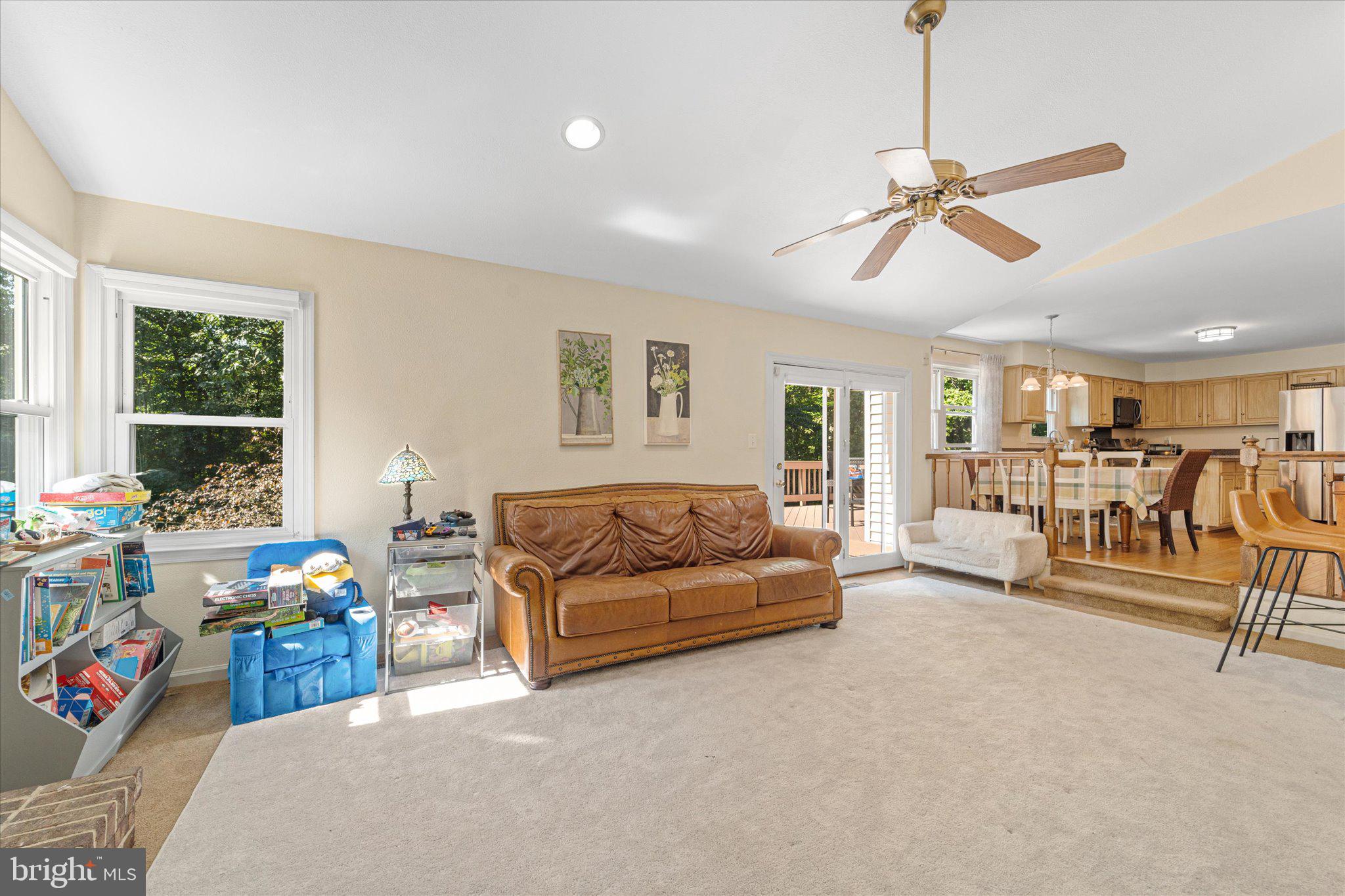 LONGWOOD KNOLLS - Residential Lease