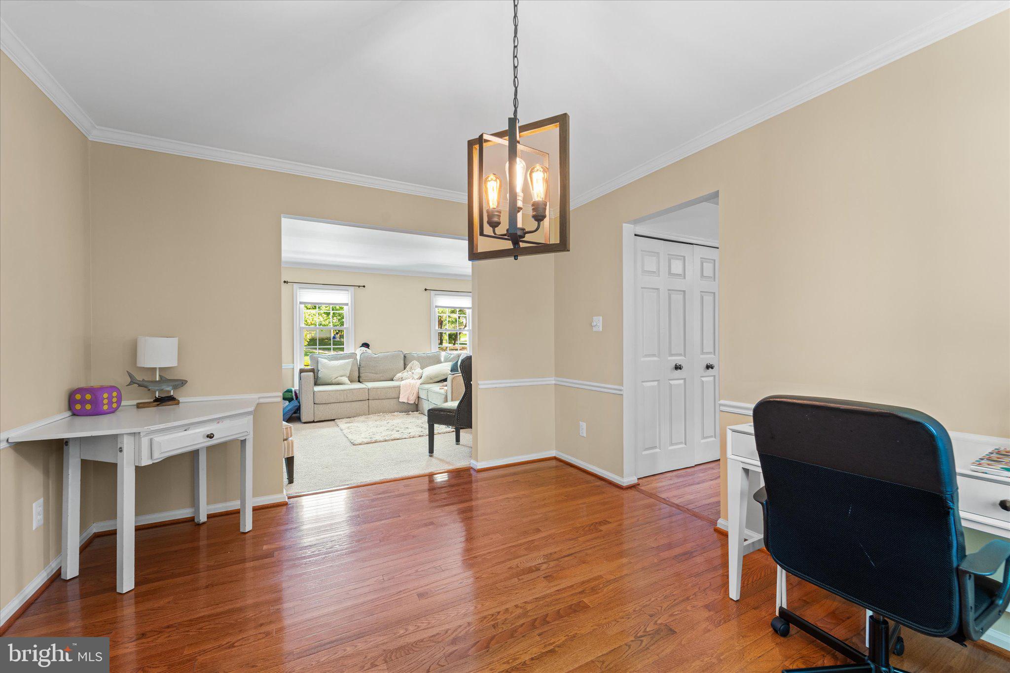 LONGWOOD KNOLLS - Residential Lease