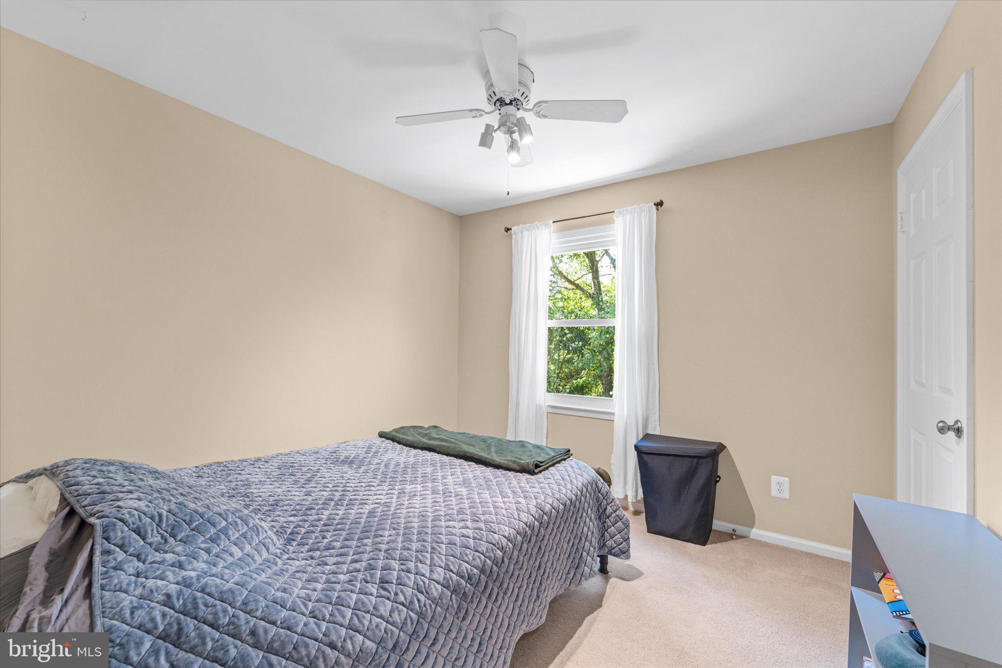 LONGWOOD KNOLLS - Residential Lease